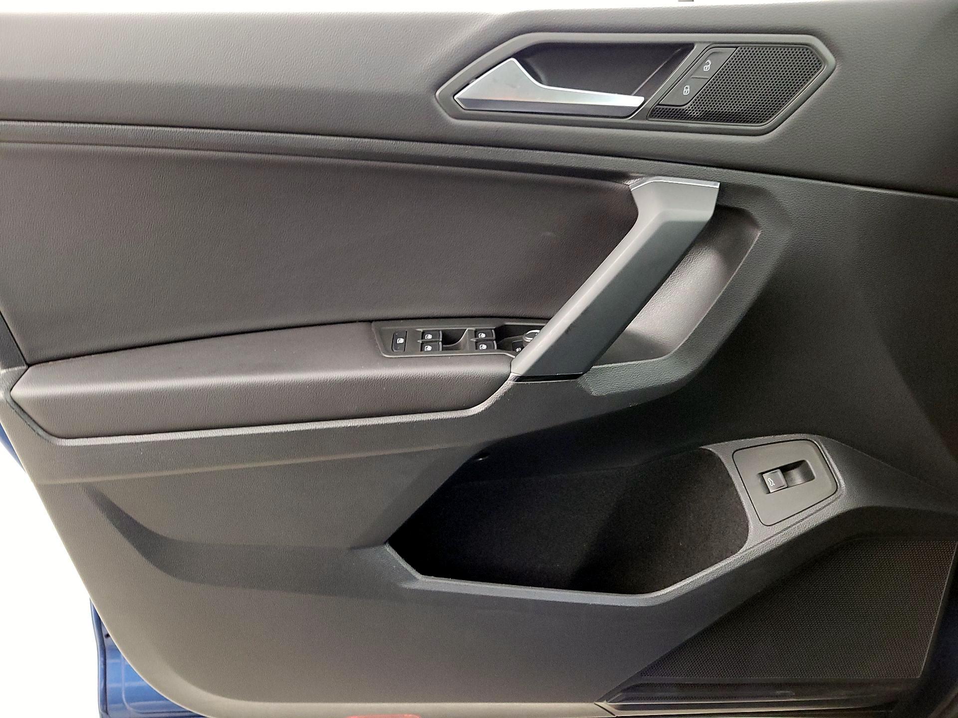 Thumbnail: 2019 Volkswagen Tiguan - 12