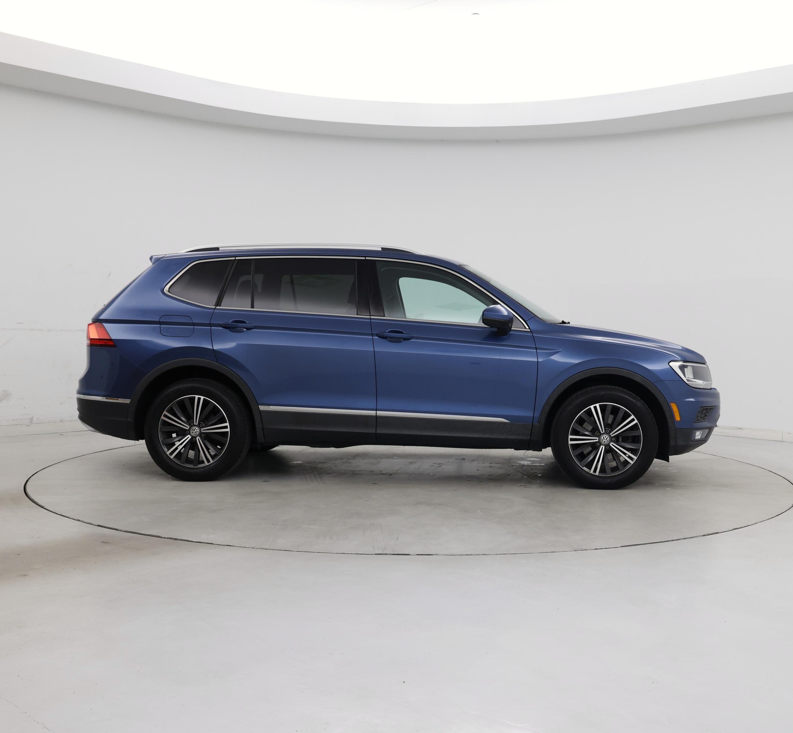 Thumbnail: 2019 Volkswagen Tiguan - 7