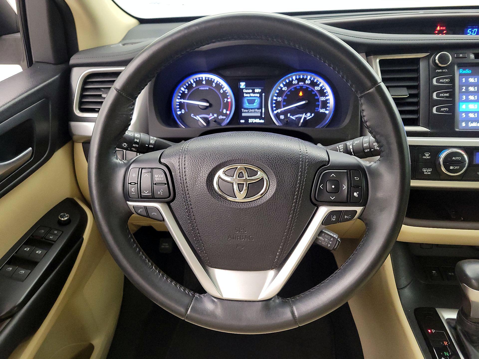 Thumbnail: 2018 Toyota Highlander - 10
