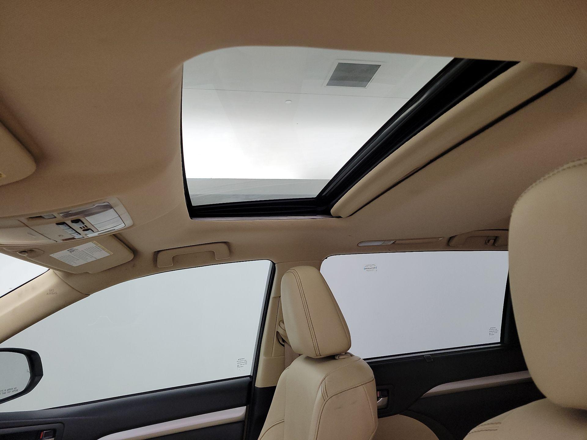 Thumbnail: 2018 Toyota Highlander - 19