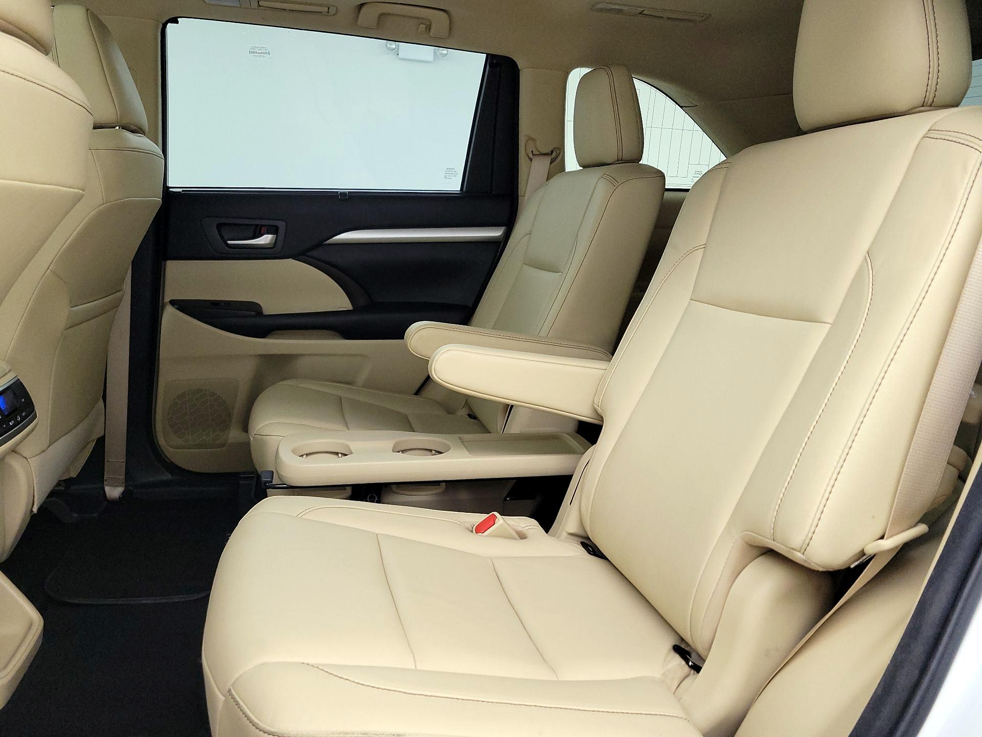 Thumbnail: 2018 Toyota Highlander - 20