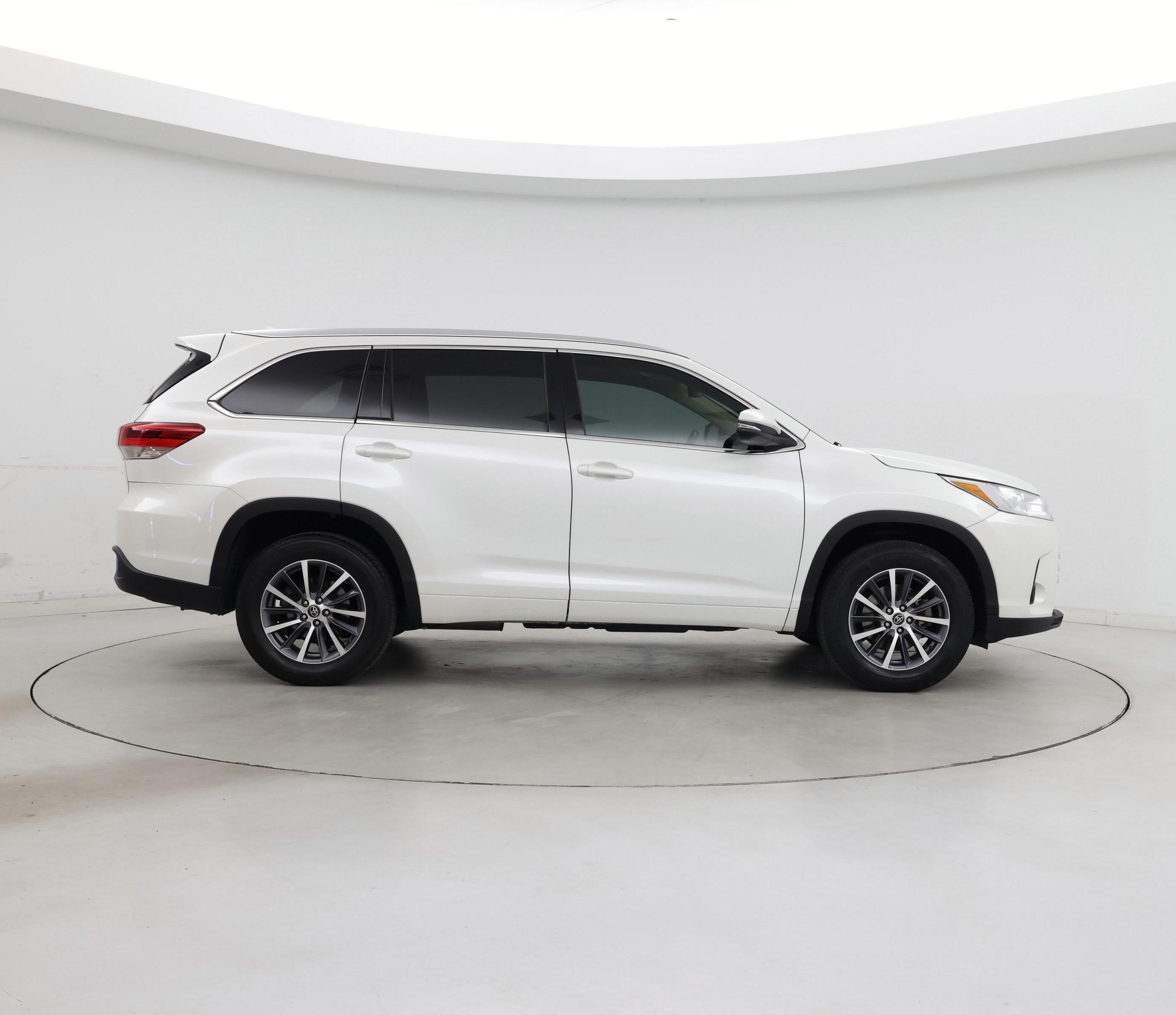 Thumbnail: 2018 Toyota Highlander - 7