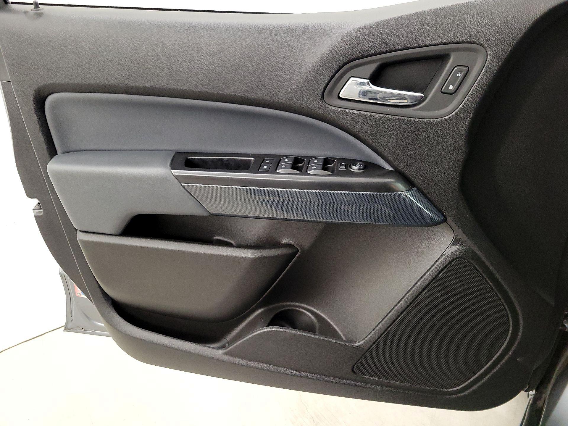 Thumbnail: 2022 Chevrolet Colorado - 12