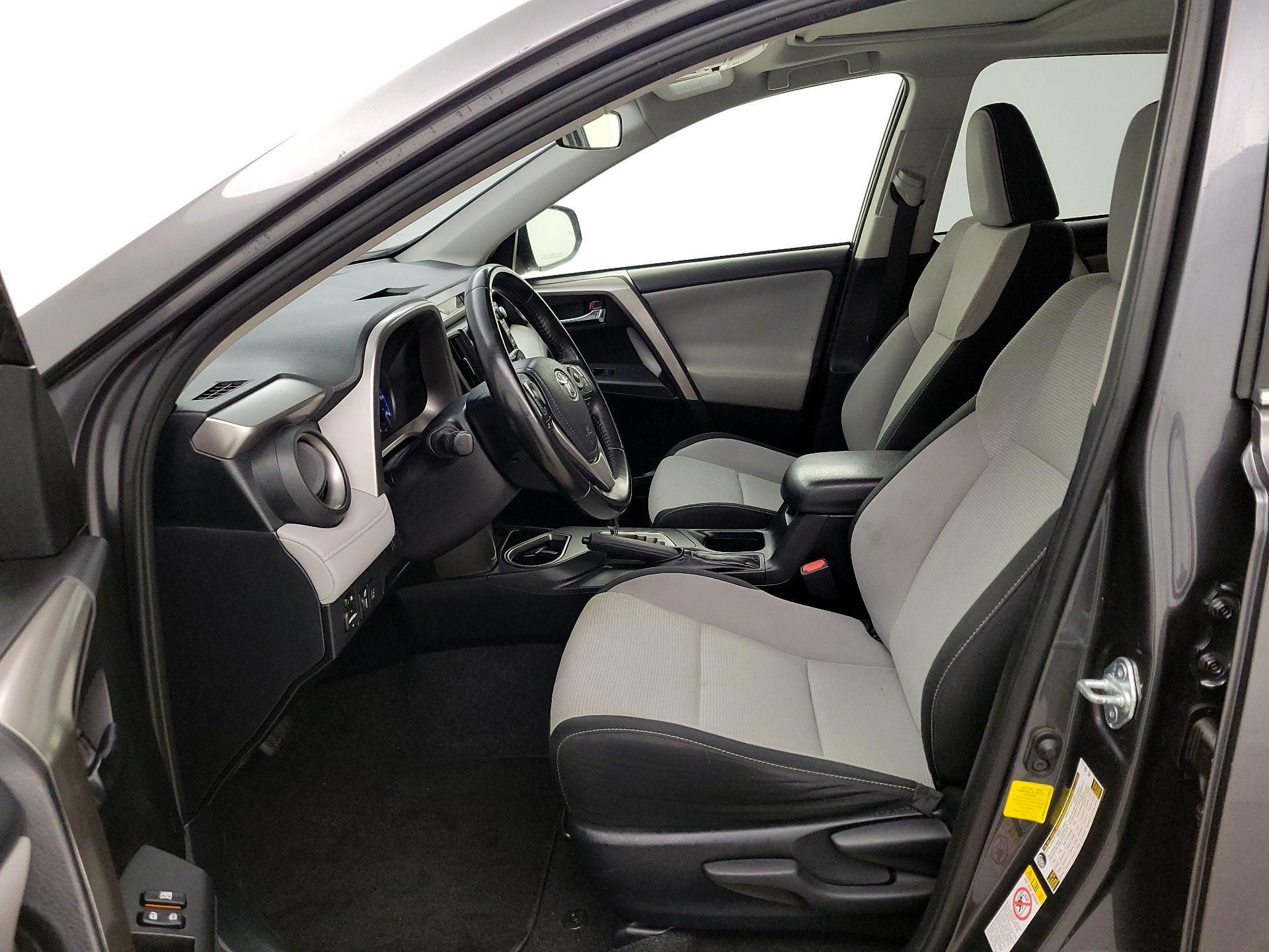 Thumbnail: 2018 Toyota RAV4 - 11