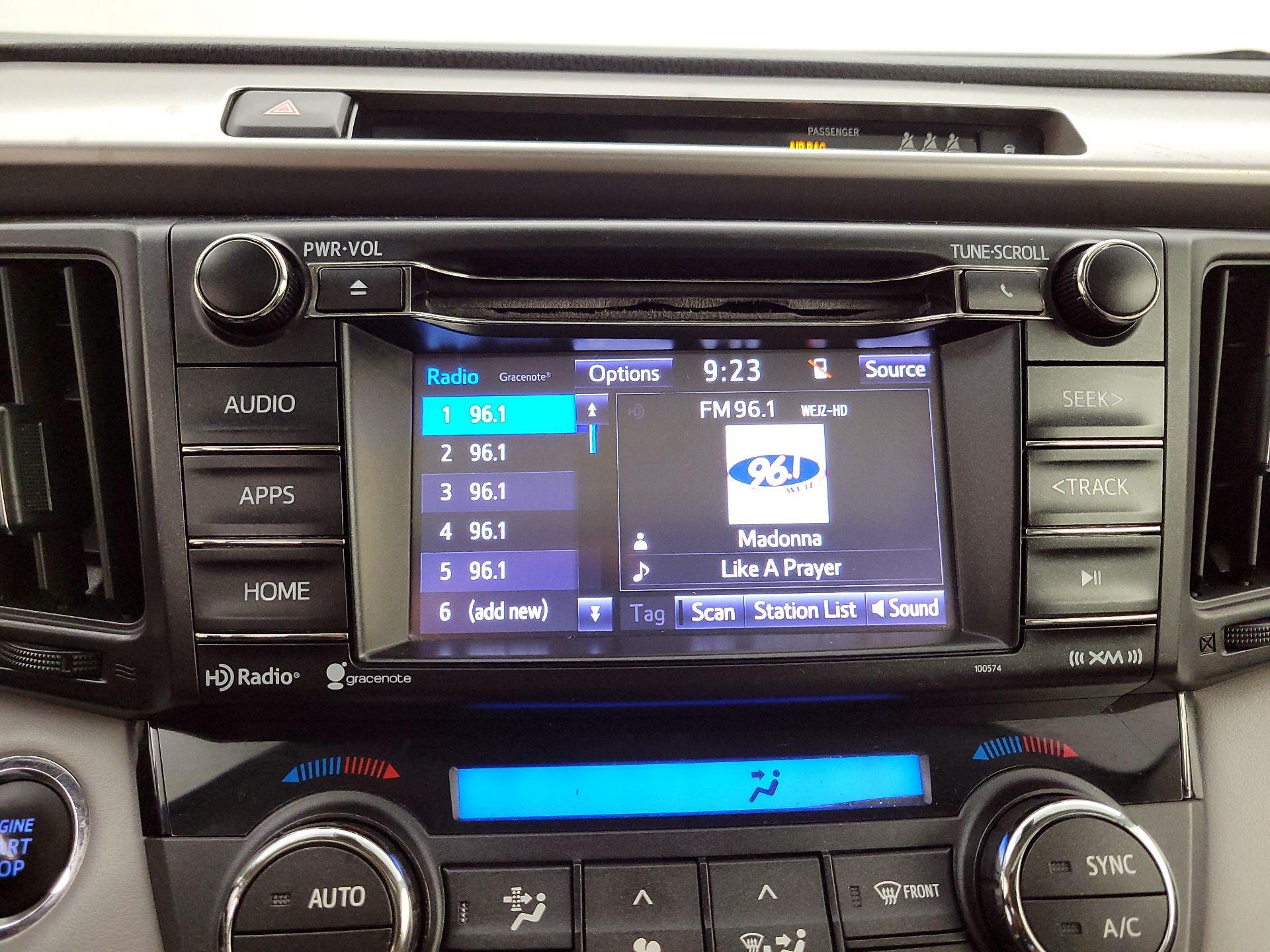 Thumbnail: 2018 Toyota RAV4 - 15