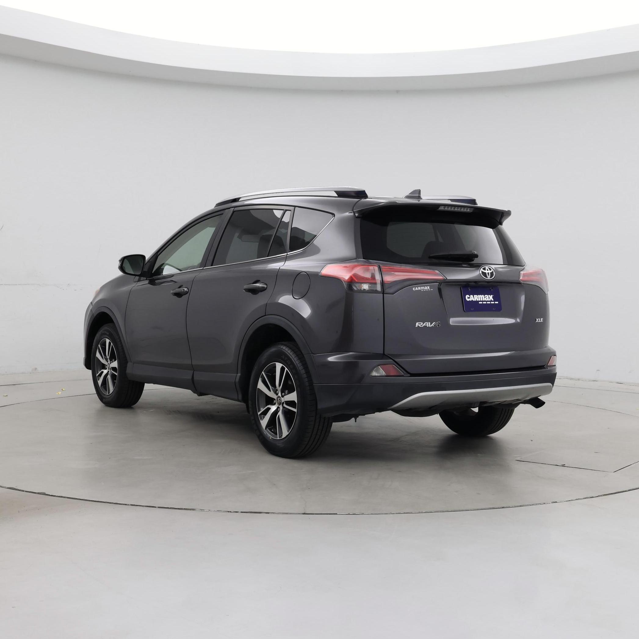 Thumbnail: 2018 Toyota RAV4 - 2