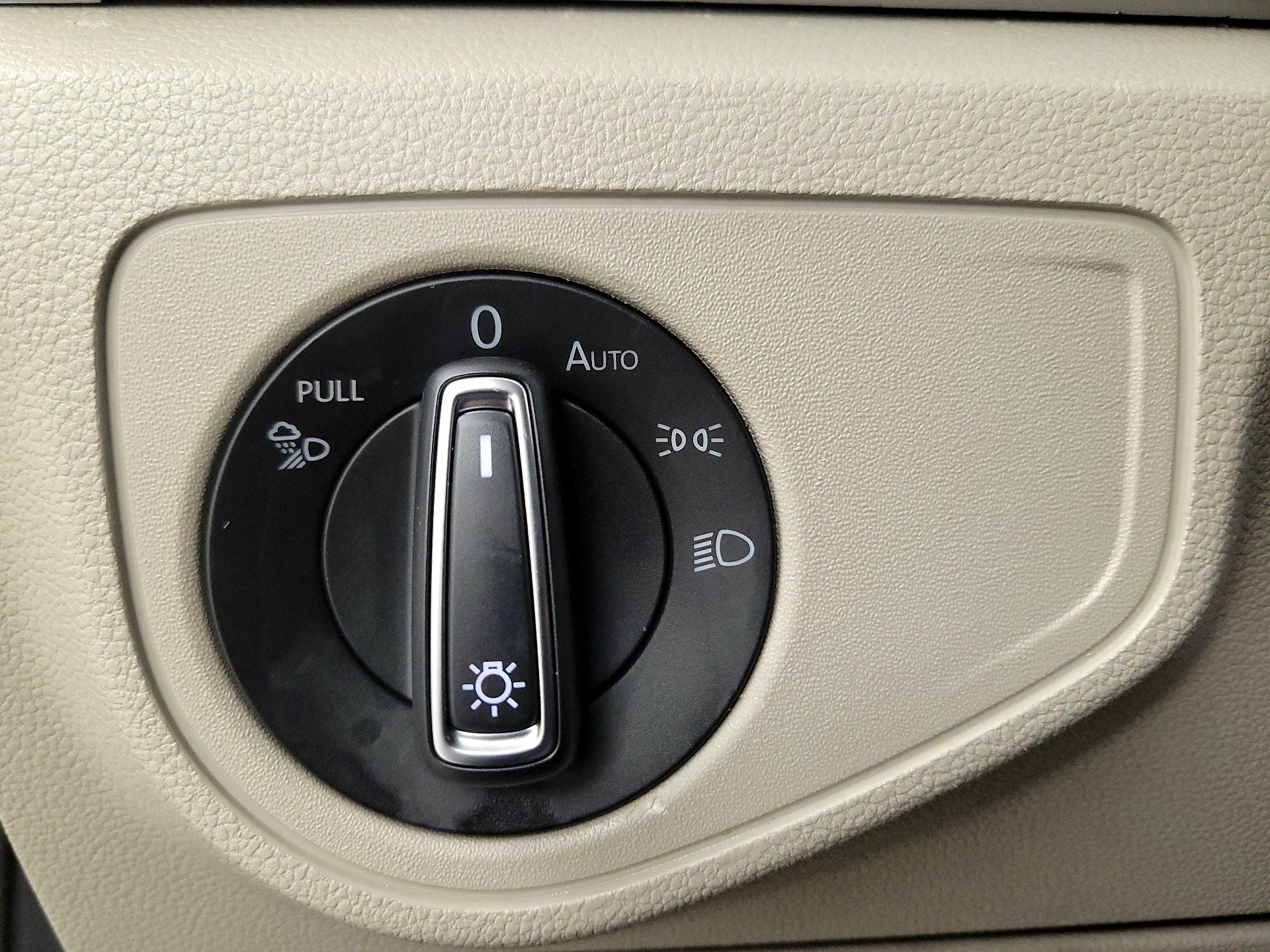 Thumbnail: 2022 Volkswagen Atlas - 13