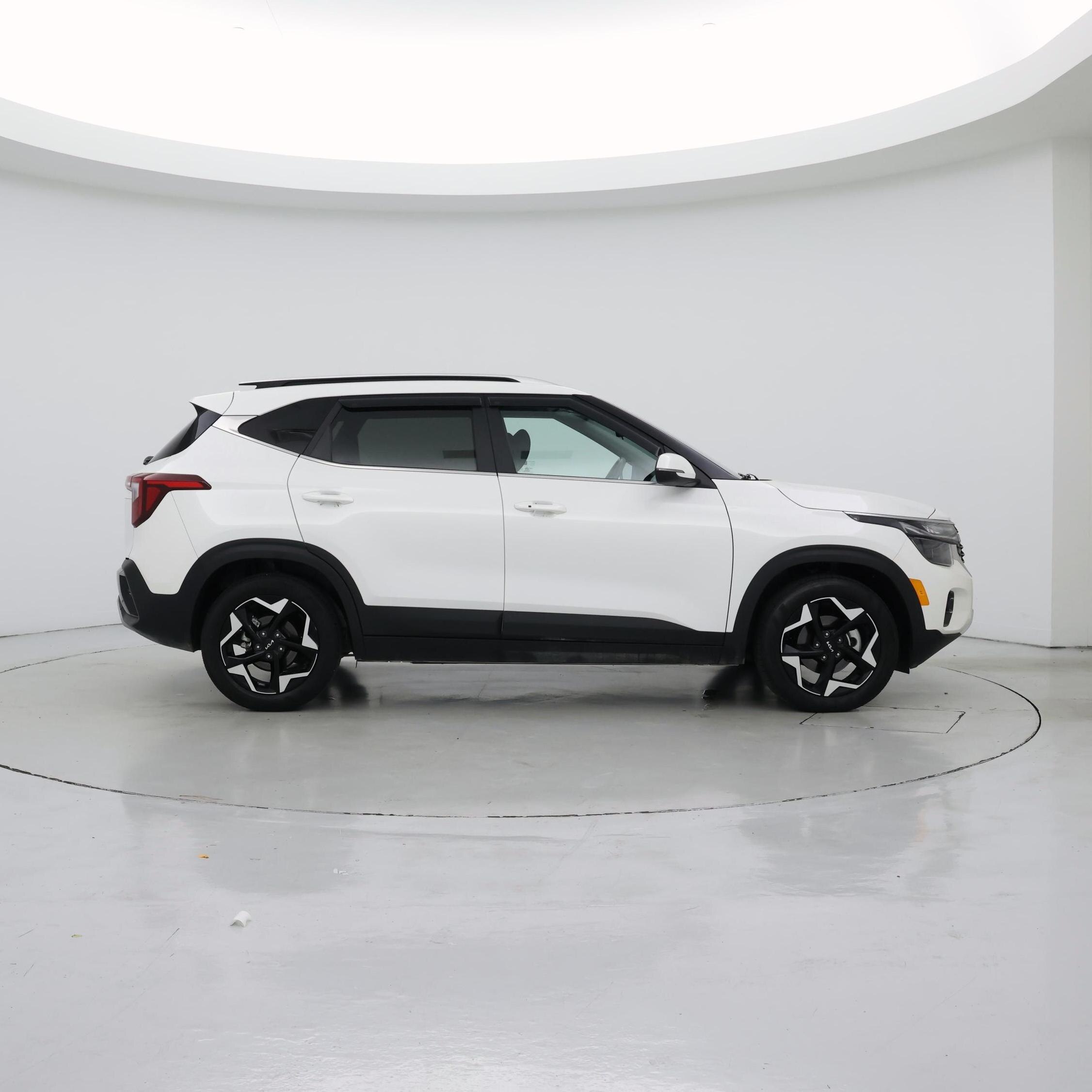 Thumbnail: 2024 Kia Seltos - 7