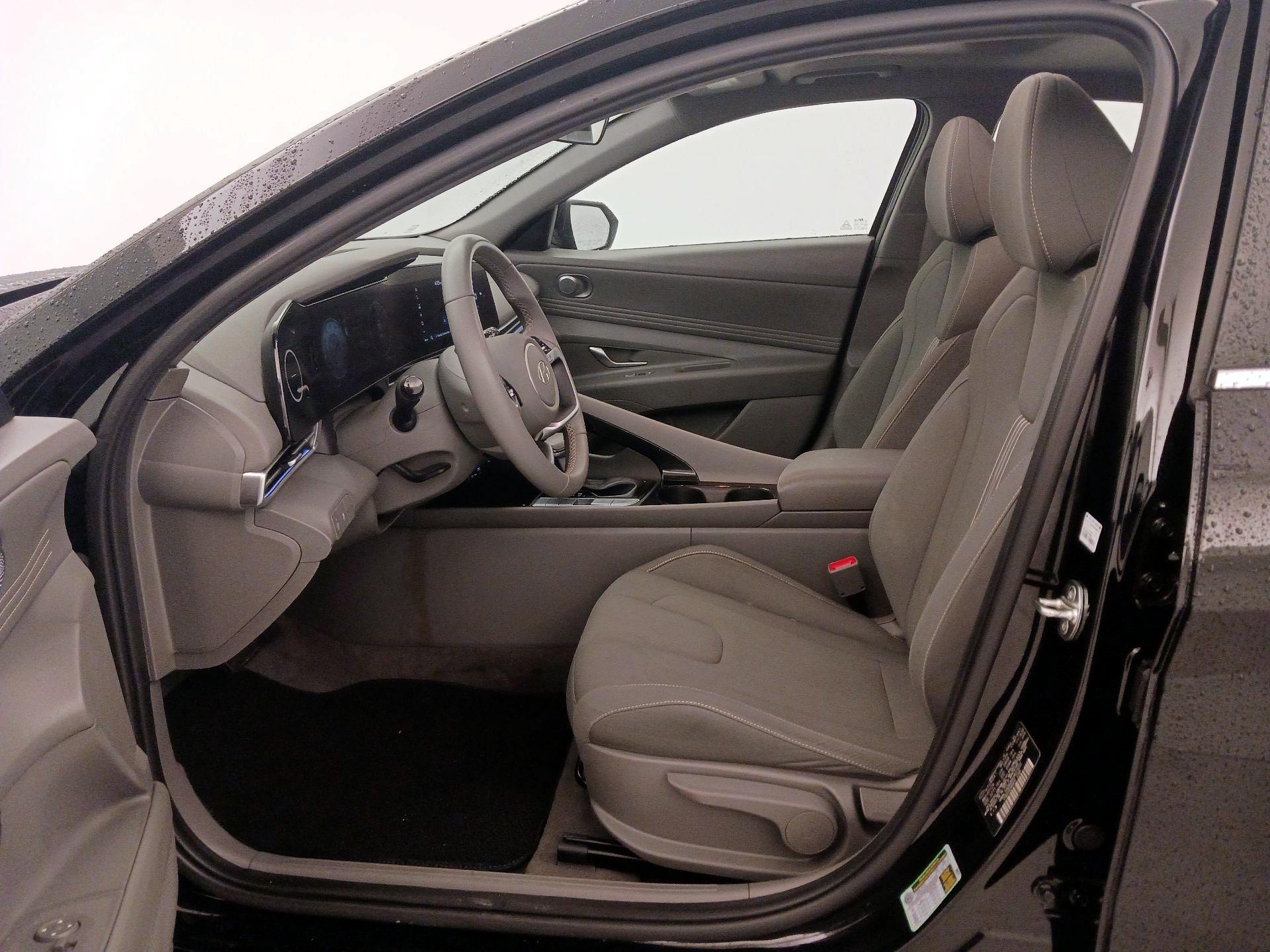 Thumbnail: 2024 Hyundai Elantra - 11