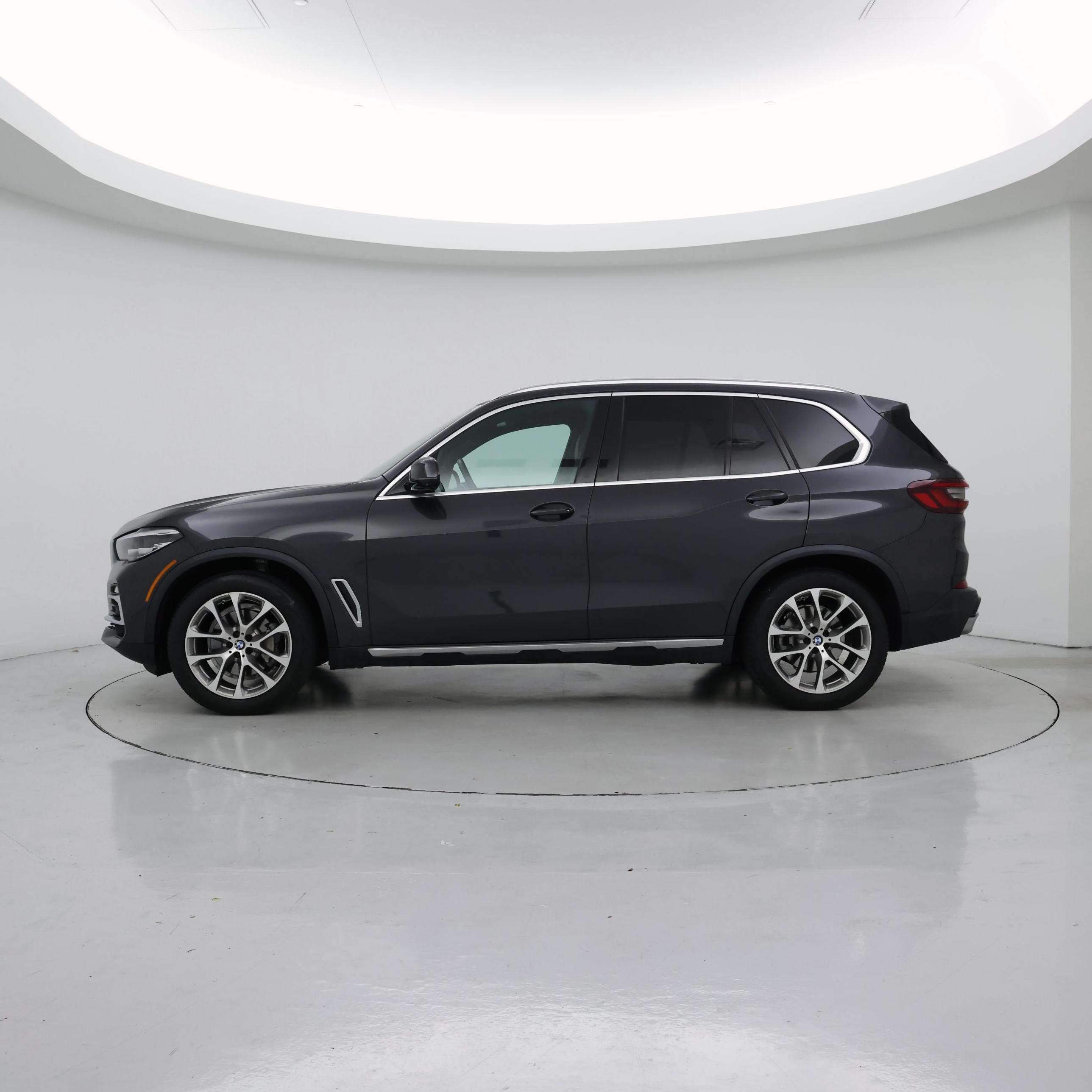 Thumbnail: 2021 BMW X5 - 3