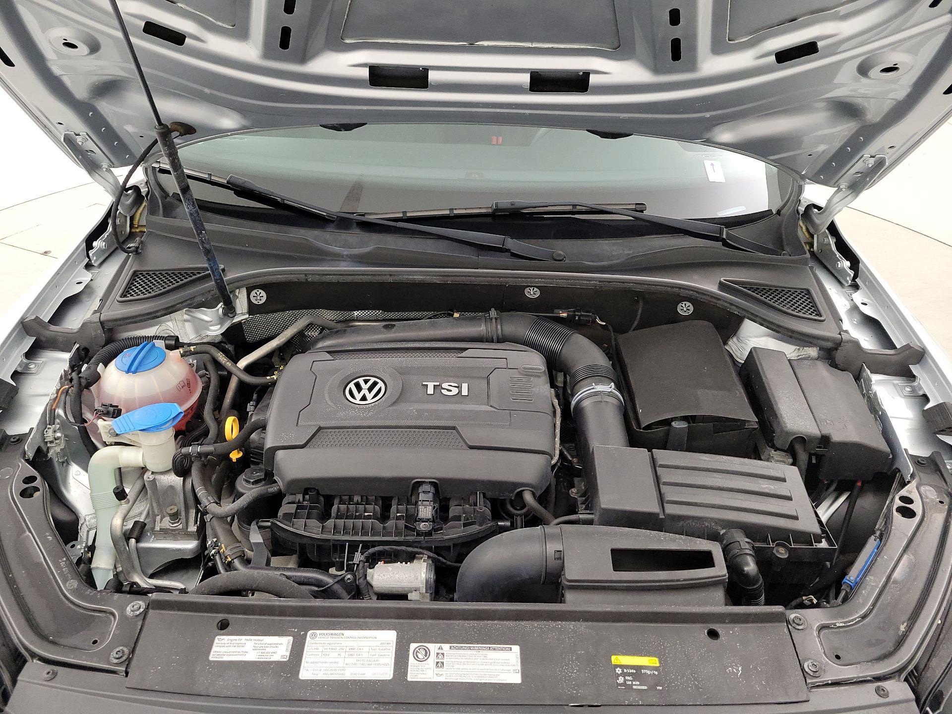 Thumbnail: 2017 Volkswagen Passat - 20