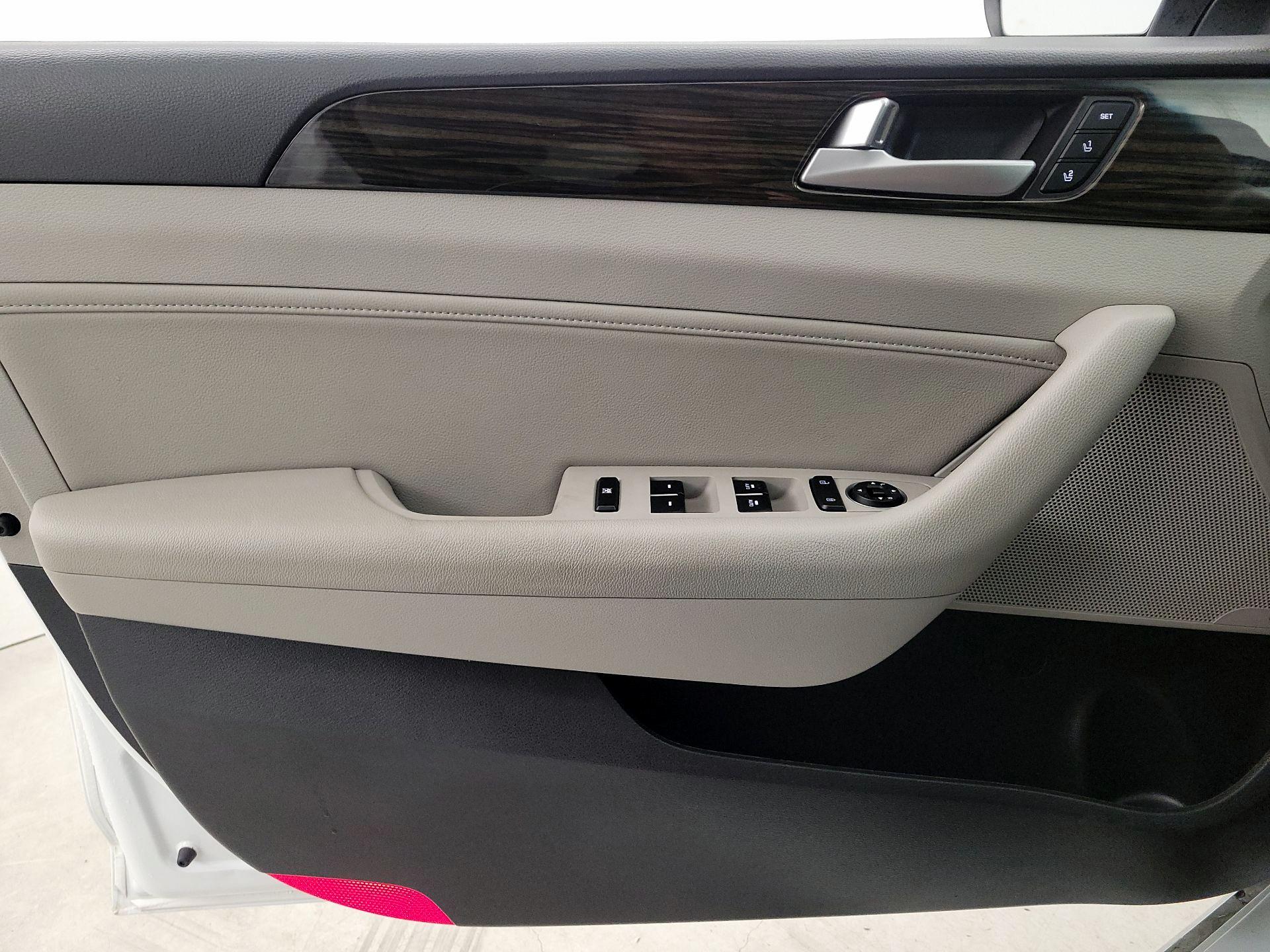 Thumbnail: 2017 Hyundai Sonata - 12