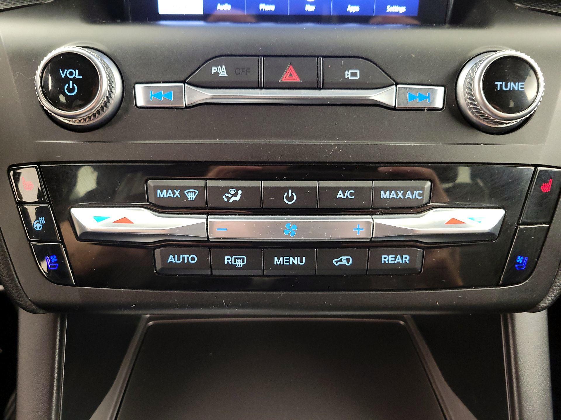 Thumbnail: 2020 Ford Explorer - 17