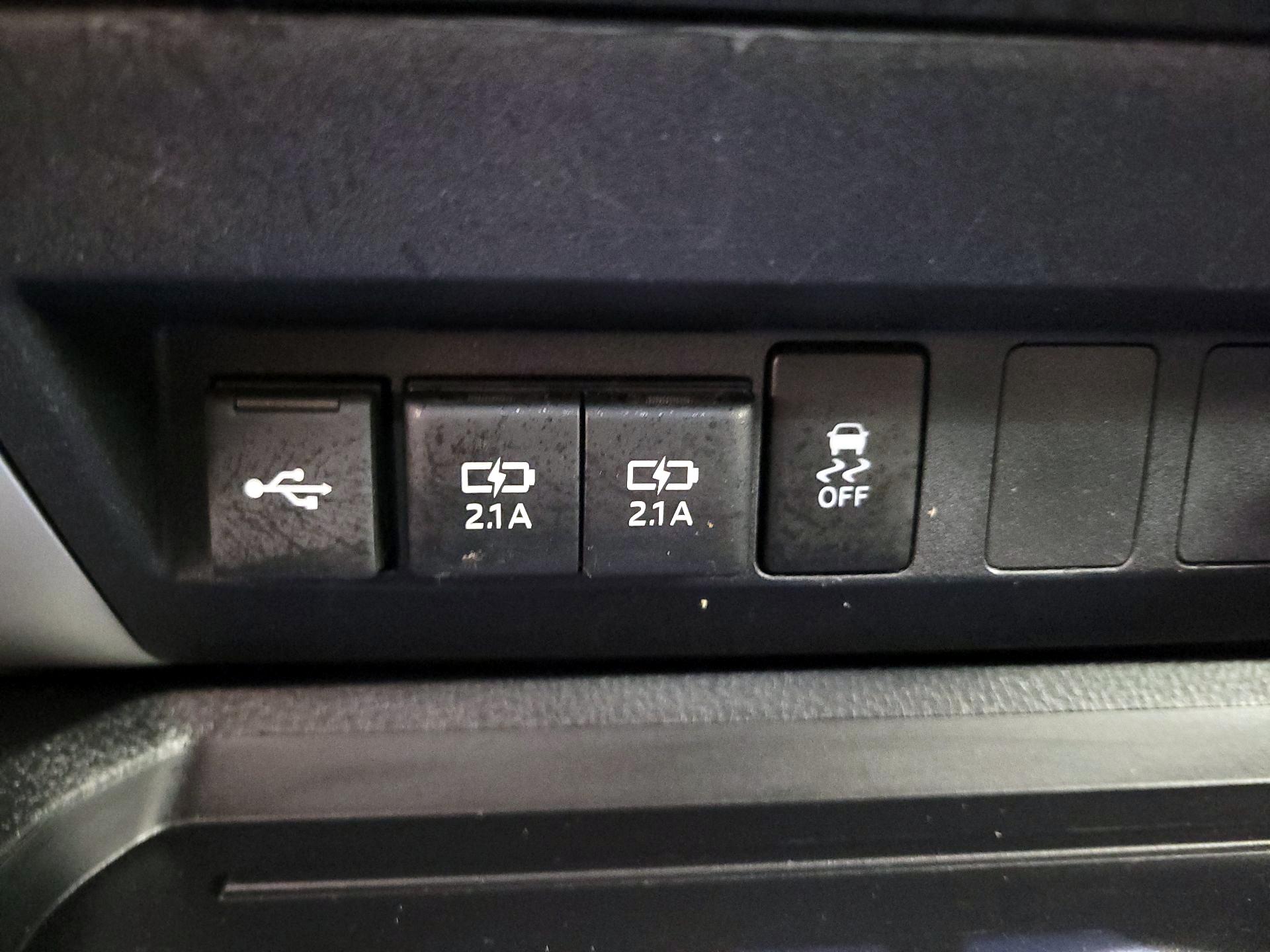 Thumbnail: 2020 Toyota Tundra - 18