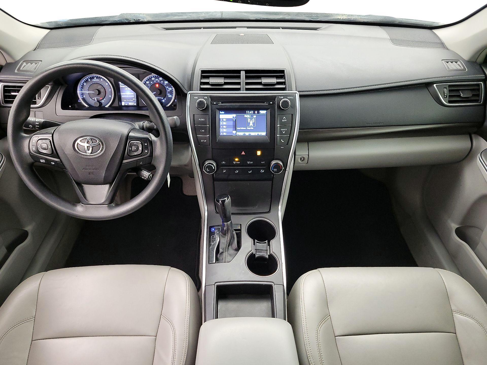 Thumbnail: 2017 Toyota Camry - 9