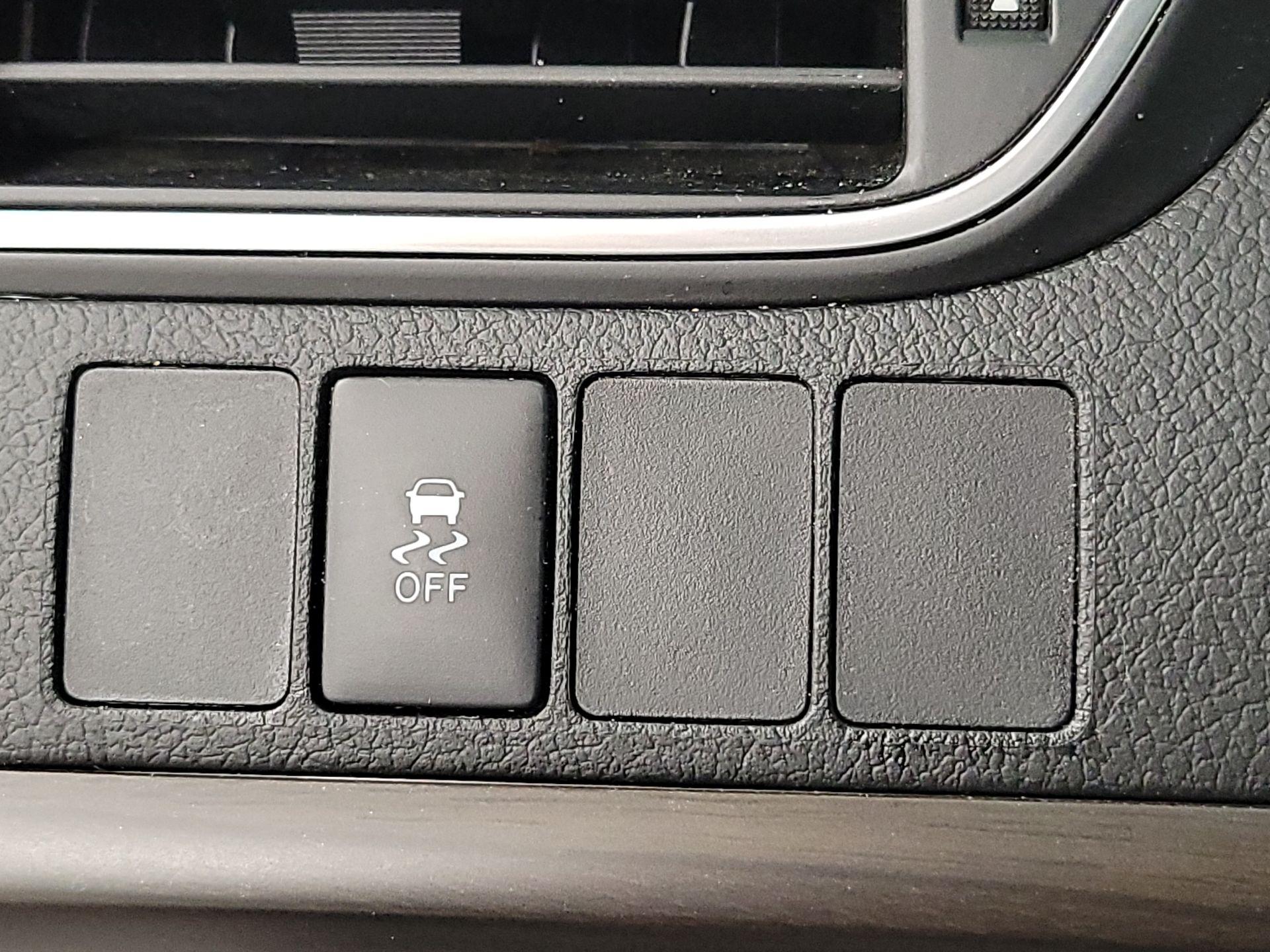 Thumbnail: 2017 Toyota Camry - 13