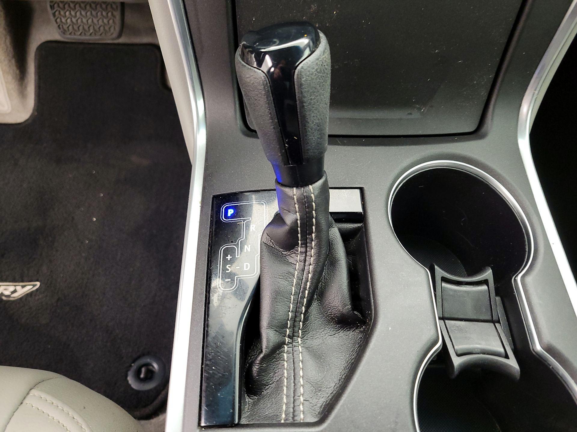 Thumbnail: 2017 Toyota Camry - 17