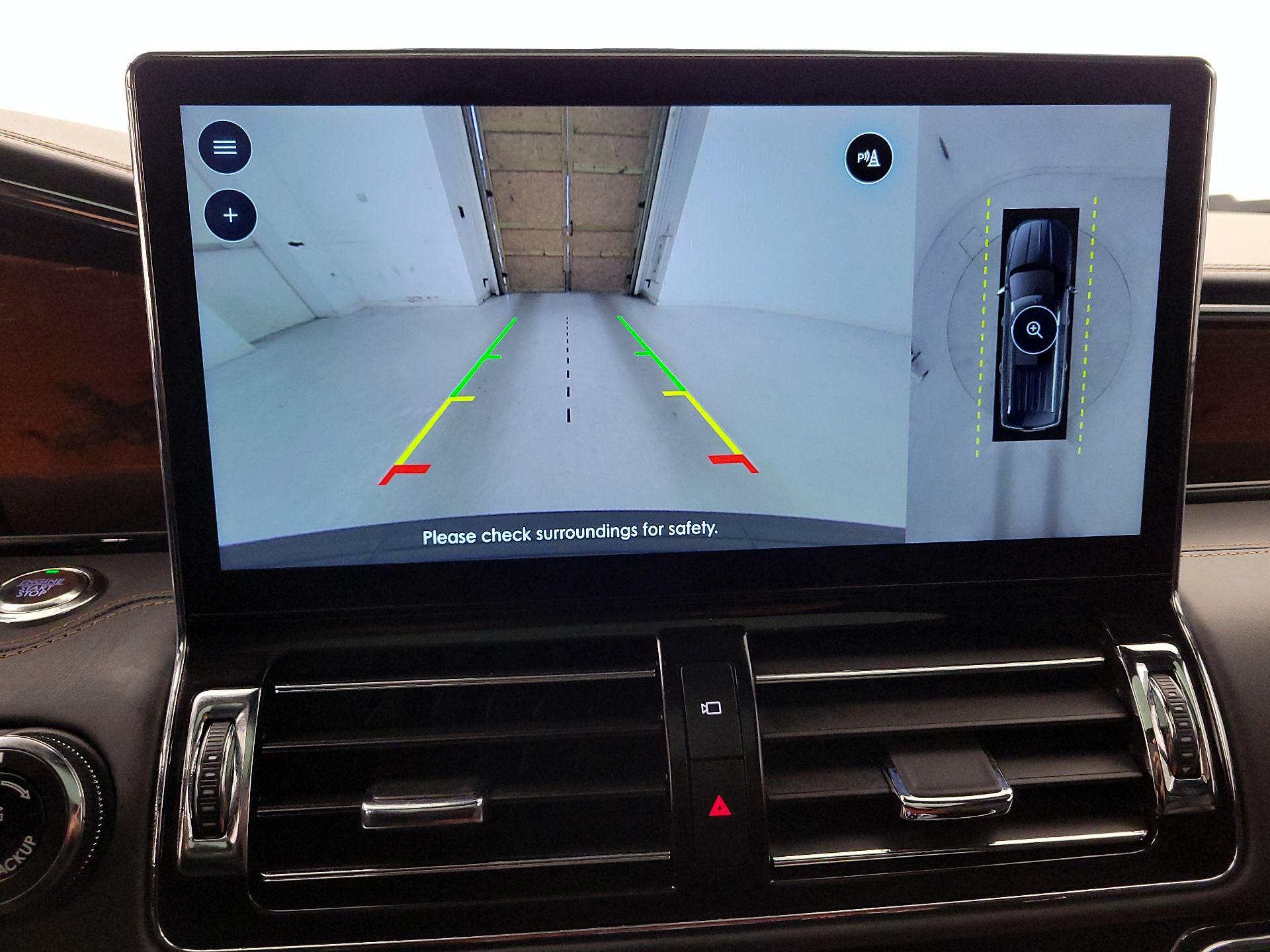 Thumbnail: 2024 Lincoln Navigator L - 15