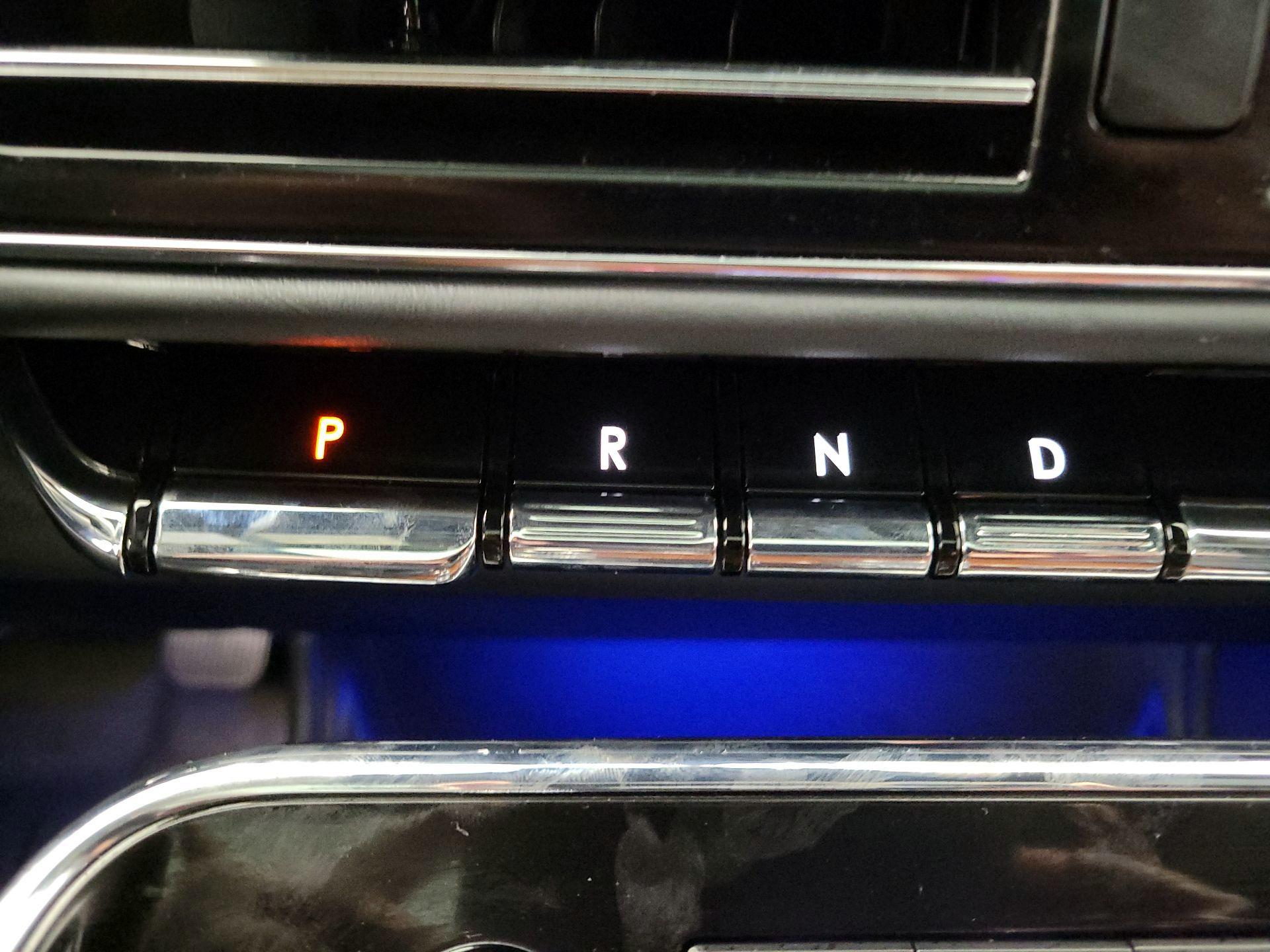 Thumbnail: 2024 Lincoln Navigator L - 18