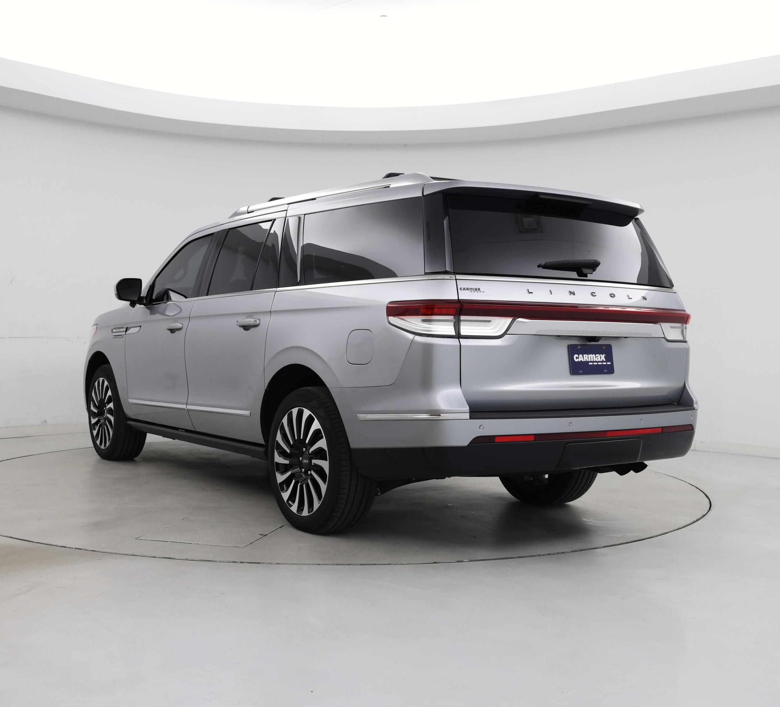 Thumbnail: 2024 Lincoln Navigator L - 2