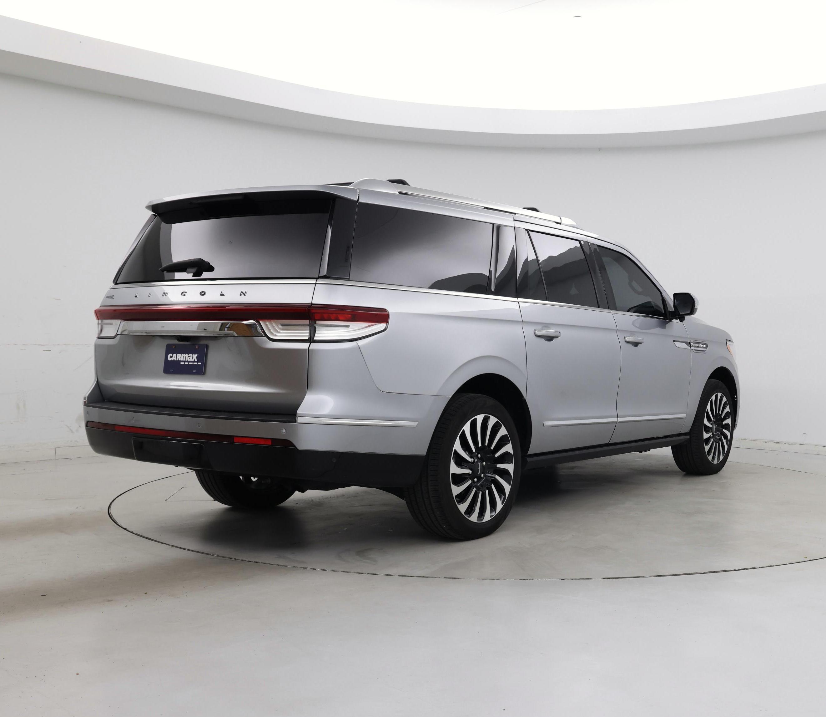 Thumbnail: 2024 Lincoln Navigator L - 8
