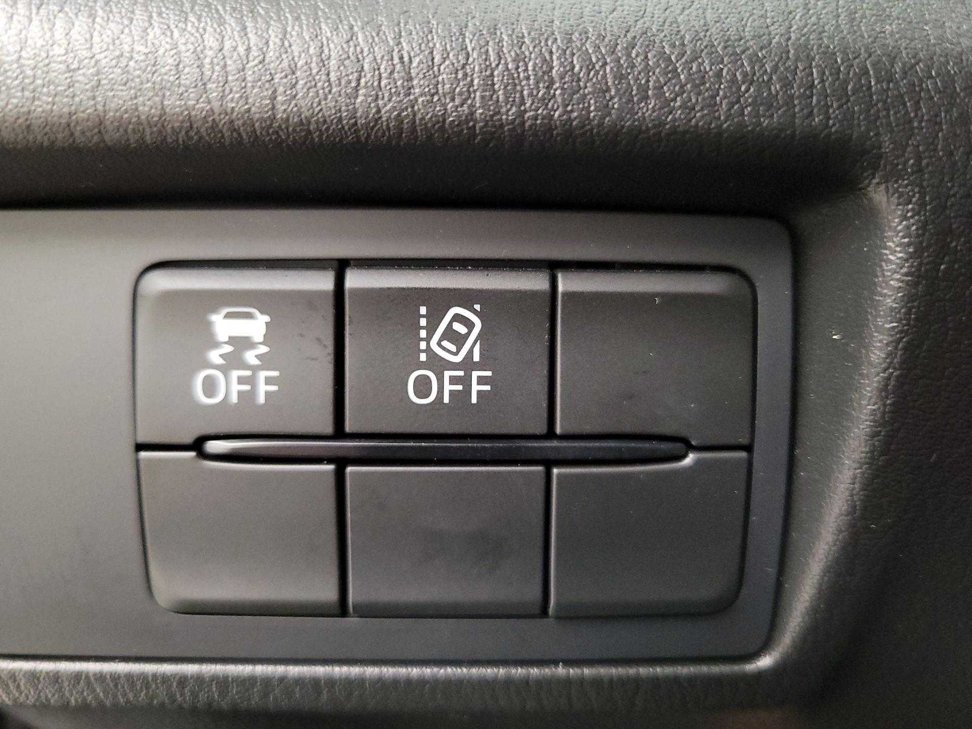 Thumbnail: 2022 Mazda MX-5 Miata - 13