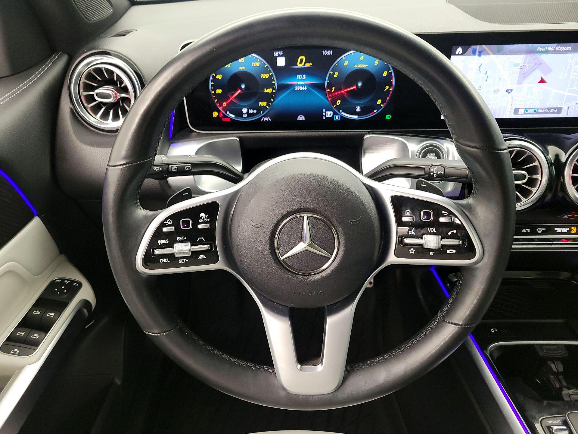 Thumbnail: 2021 Mercedes-Benz GLB - 10