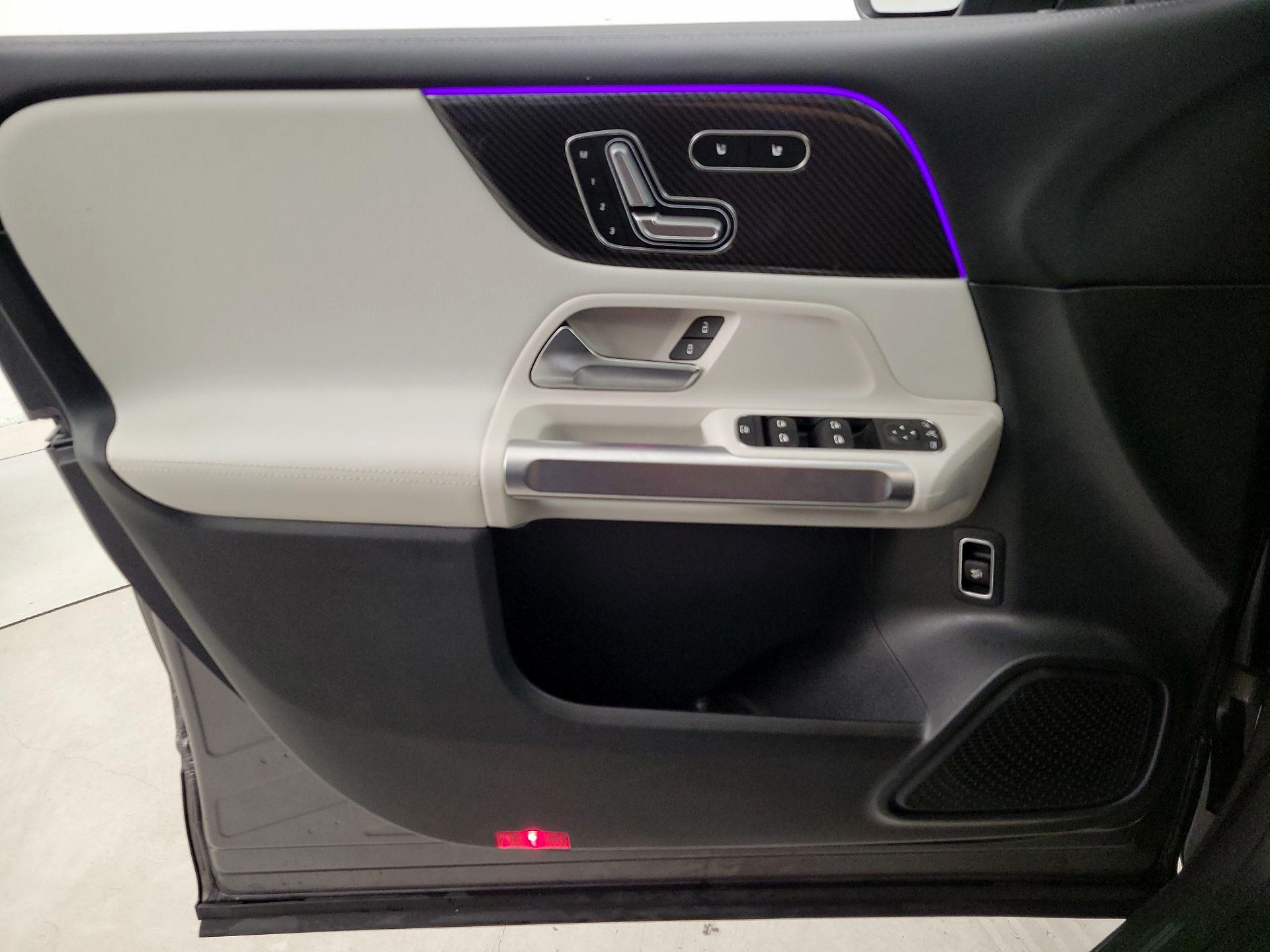 Thumbnail: 2021 Mercedes-Benz GLB - 12