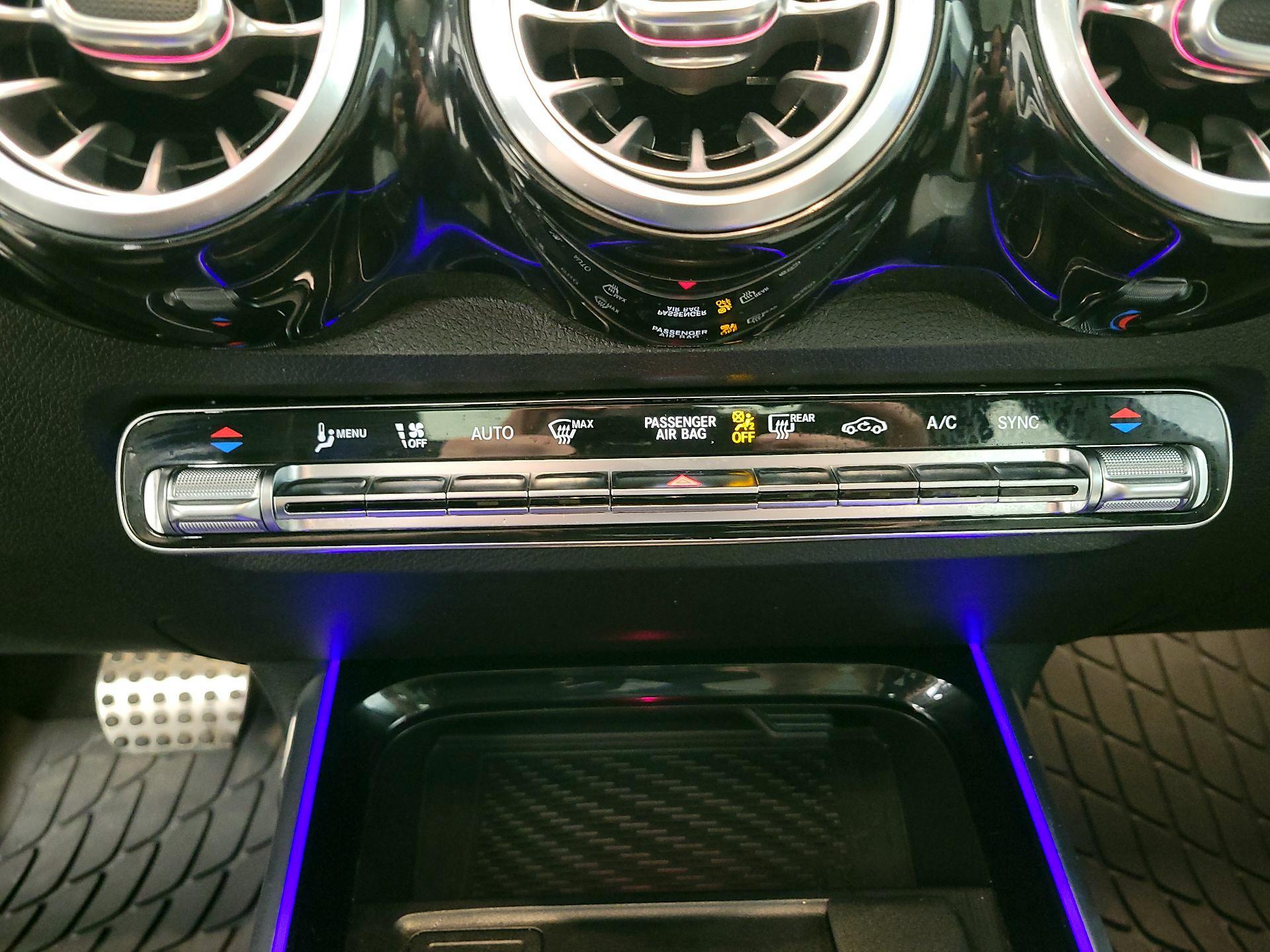 Thumbnail: 2021 Mercedes-Benz GLB - 17