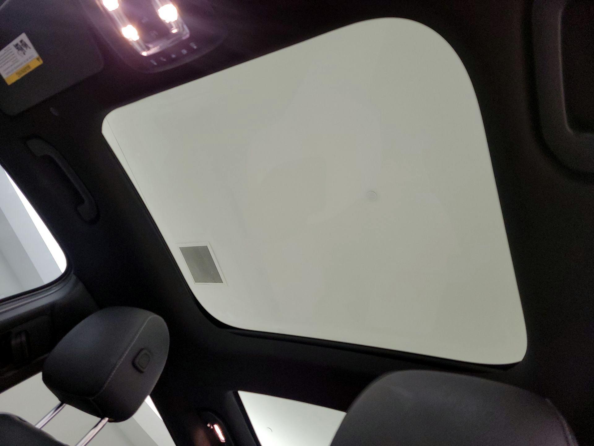 Thumbnail: 2021 Mercedes-Benz GLB - 20