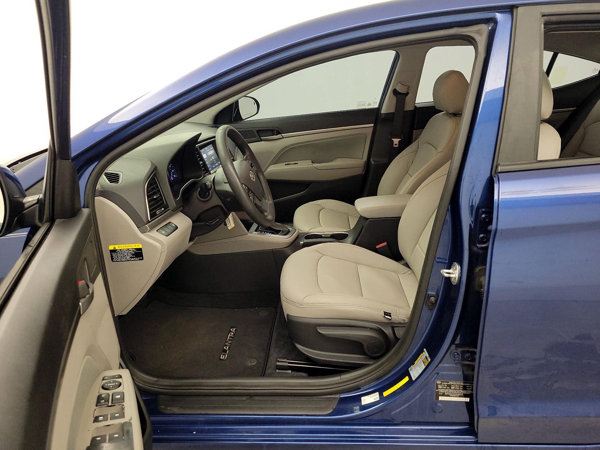 Thumbnail: 2017 Hyundai Elantra - 11