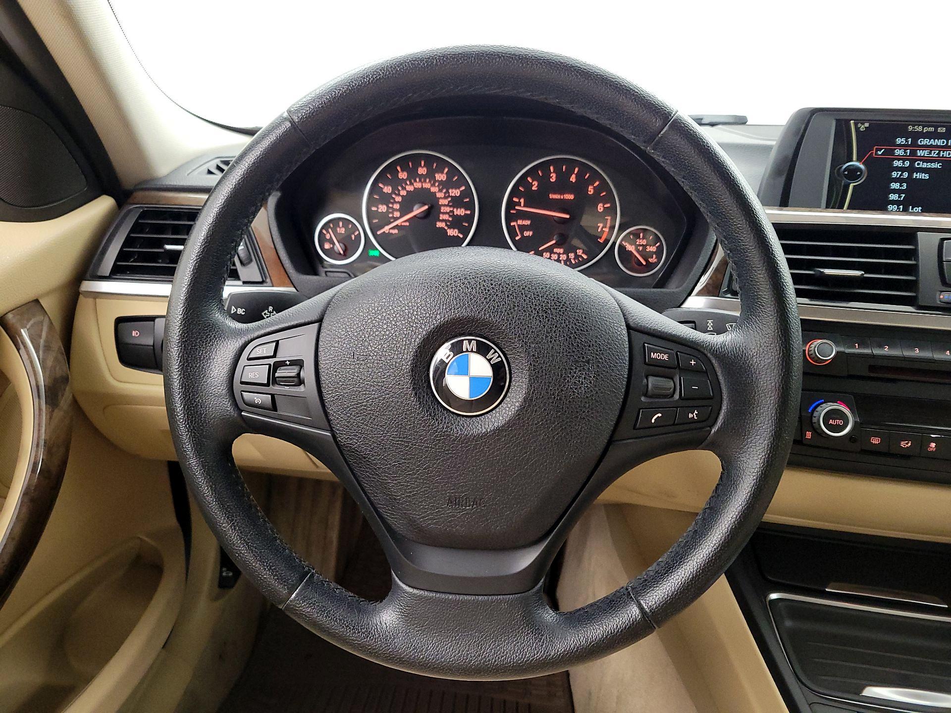 Thumbnail: 2014 BMW 3 Series - 10