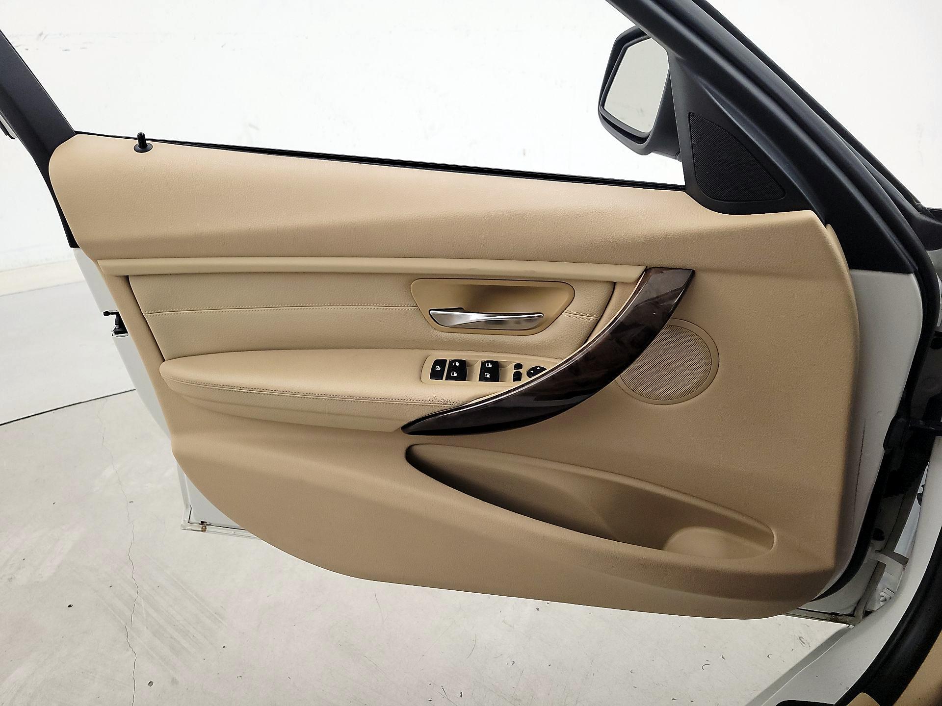 Thumbnail: 2014 BMW 3 Series - 12