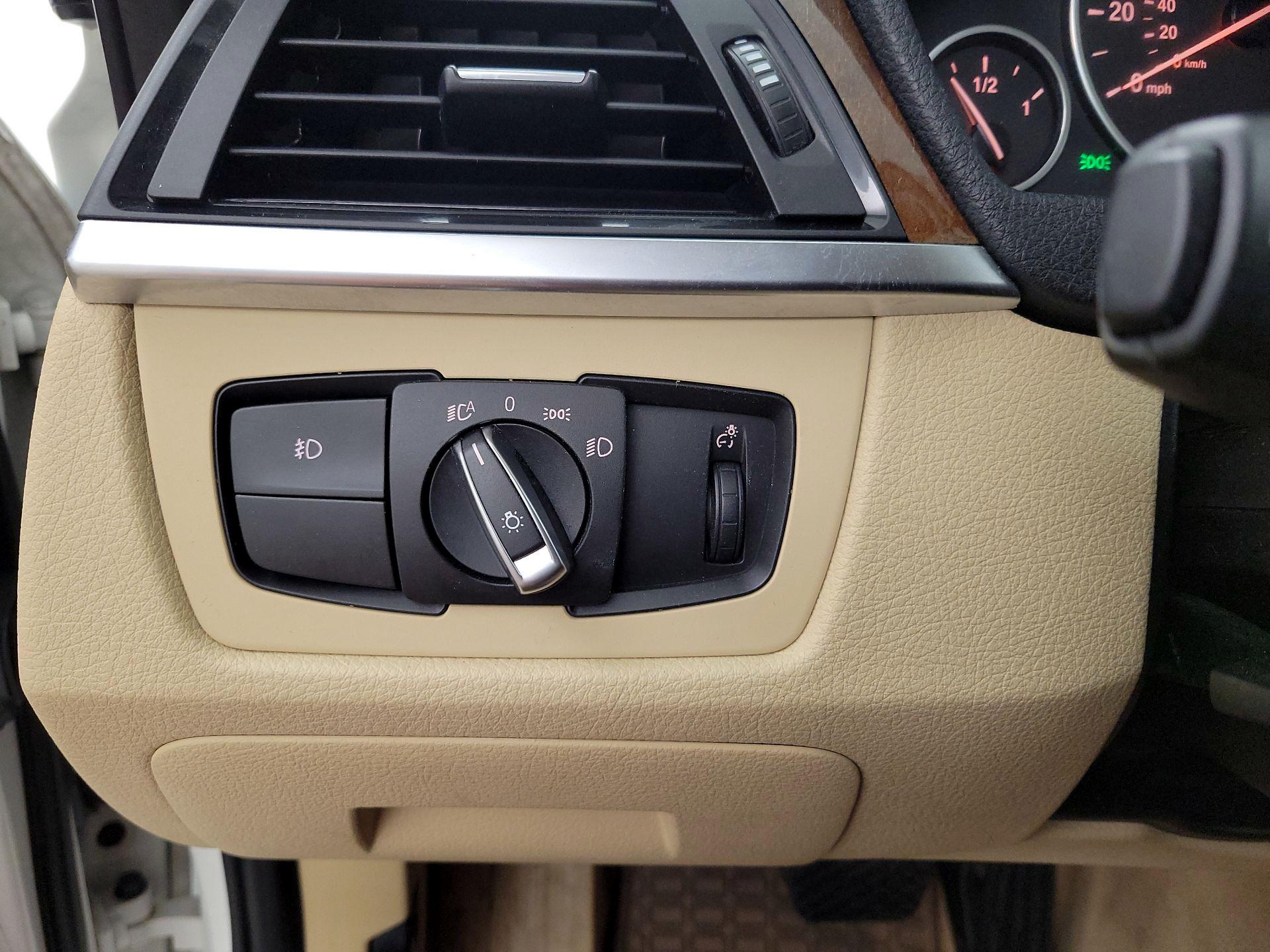 Thumbnail: 2014 BMW 3 Series - 13