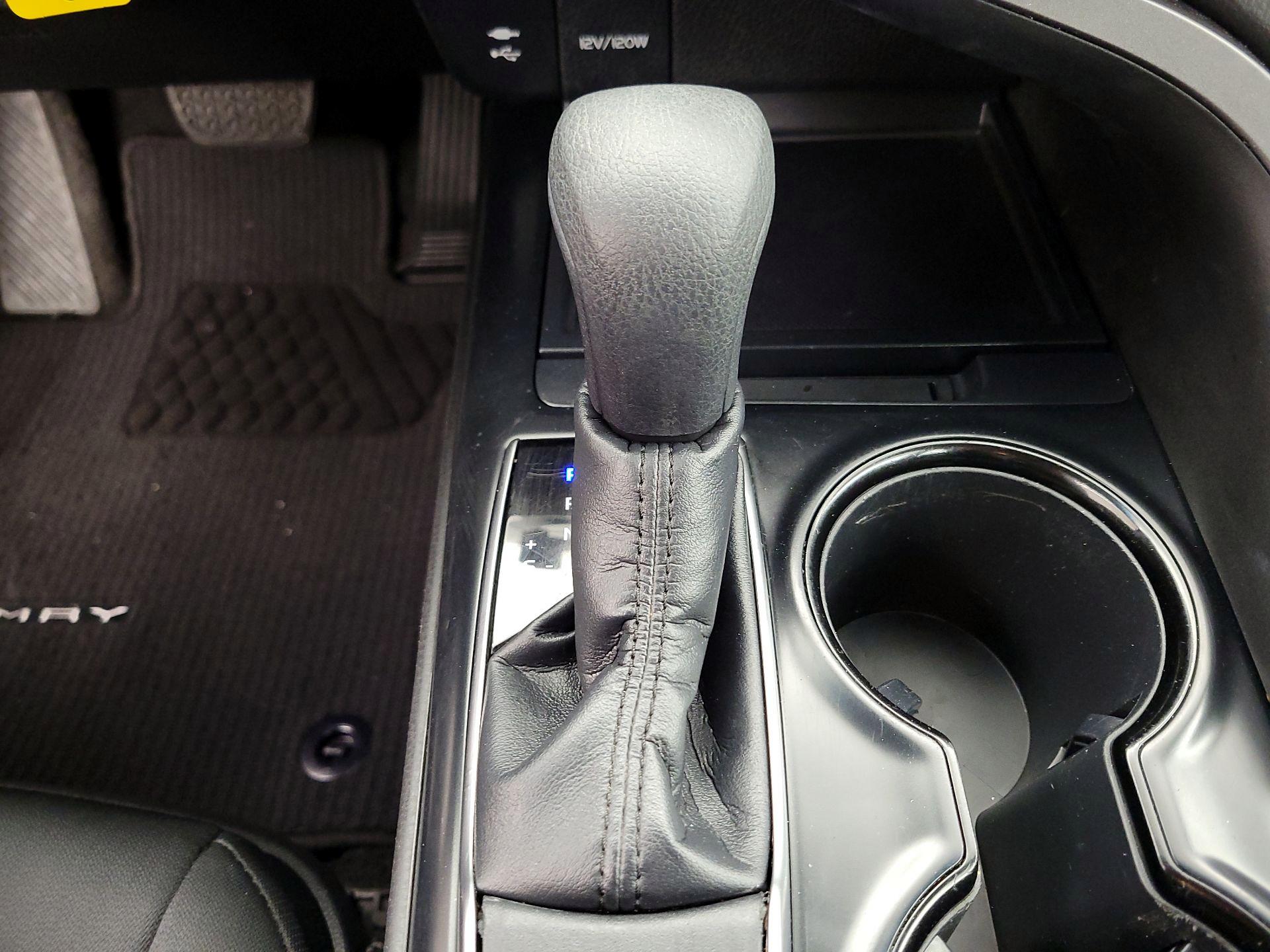 Thumbnail: 2018 Toyota Camry - 17