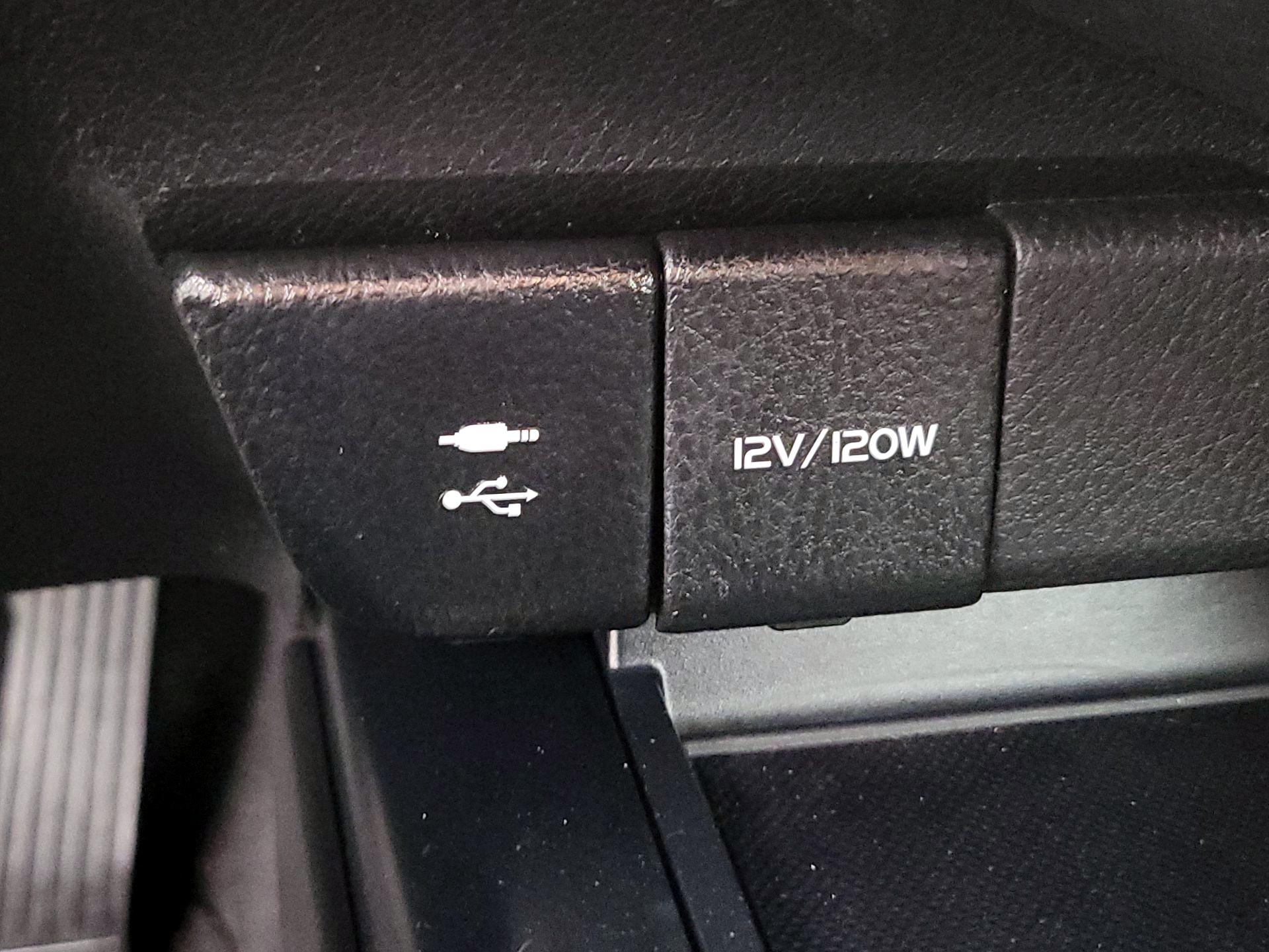 Thumbnail: 2018 Toyota Camry - 18