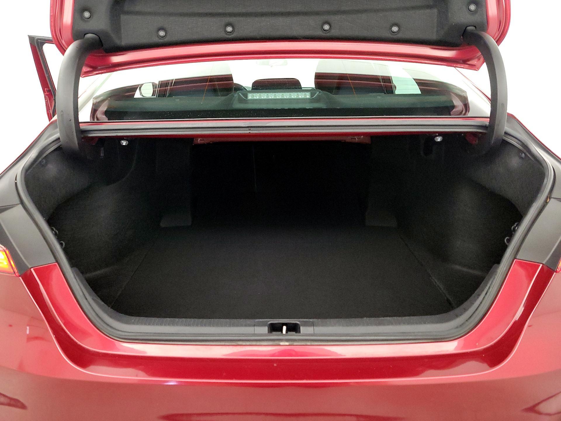 Thumbnail: 2018 Toyota Camry - 20