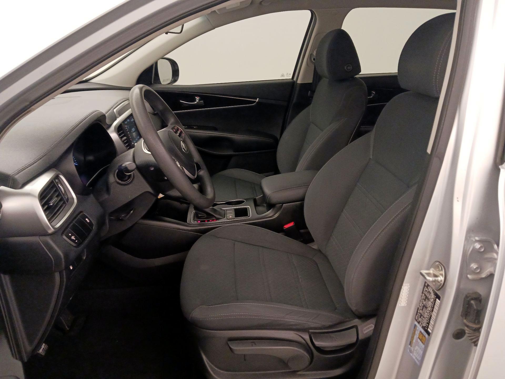 Thumbnail: 2020 Kia Sorento - 11