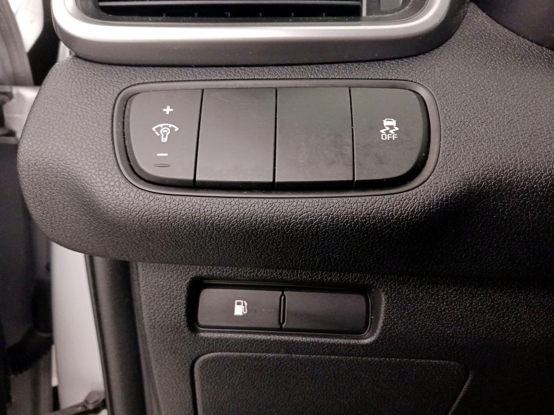 Thumbnail: 2020 Kia Sorento - 13