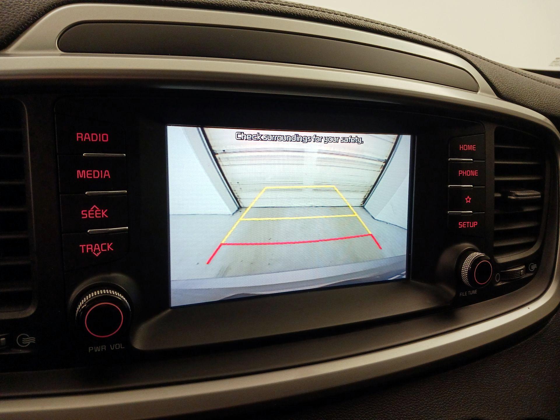 Thumbnail: 2020 Kia Sorento - 14