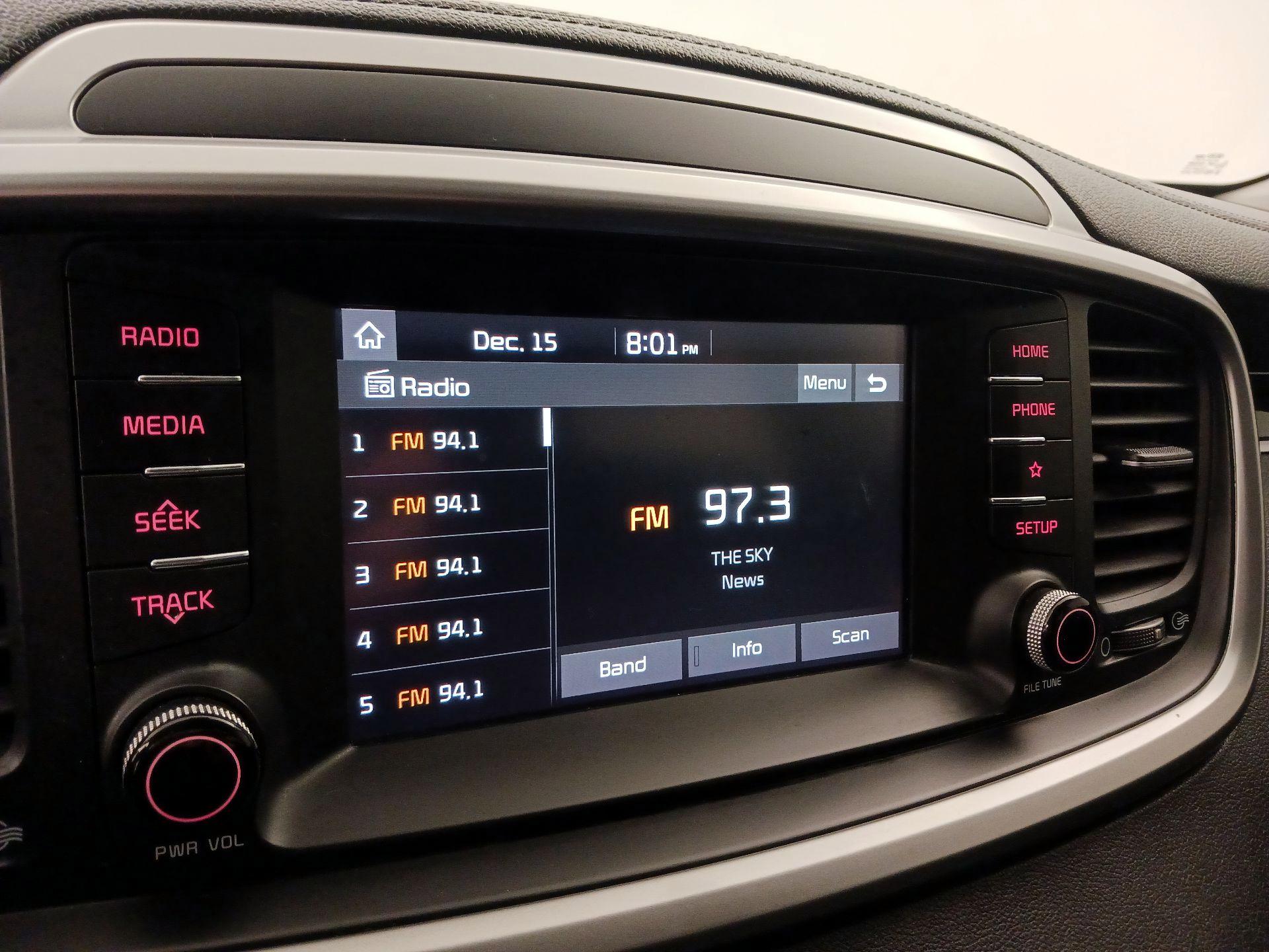 Thumbnail: 2020 Kia Sorento - 15