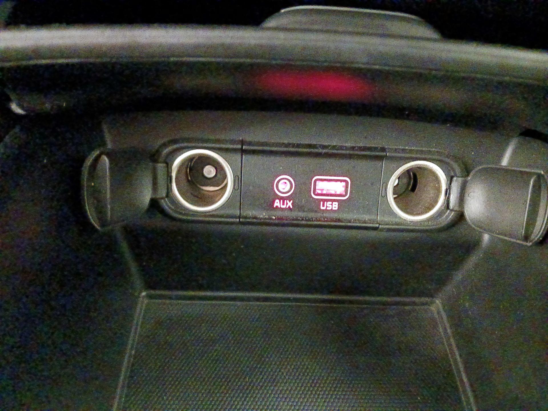 Thumbnail: 2020 Kia Sorento - 18