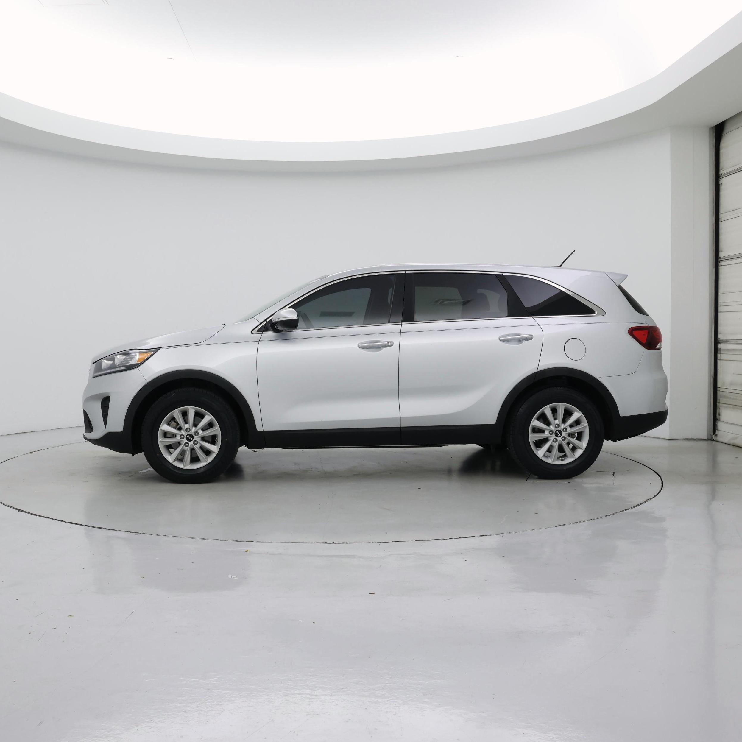 Thumbnail: 2020 Kia Sorento - 3