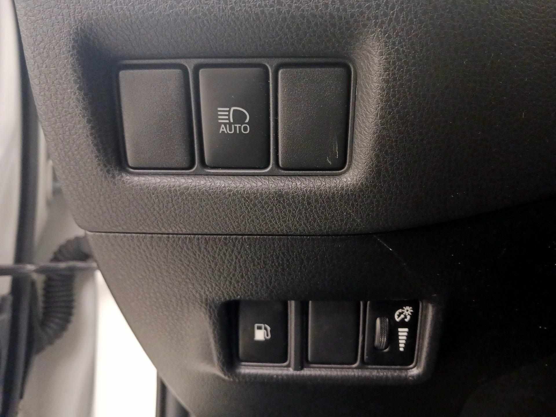 Thumbnail: 2020 Toyota C-HR - 13