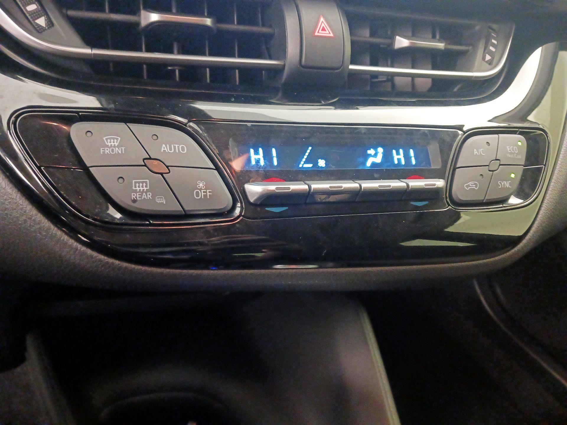 Thumbnail: 2020 Toyota C-HR - 16