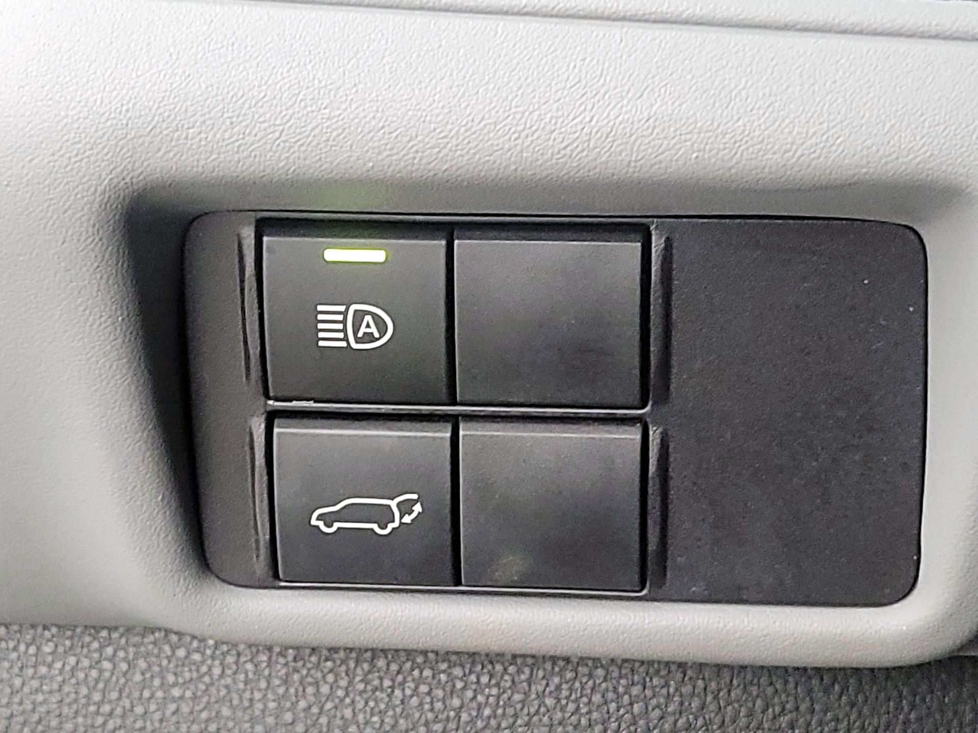 Thumbnail: 2022 Toyota Highlander - 13