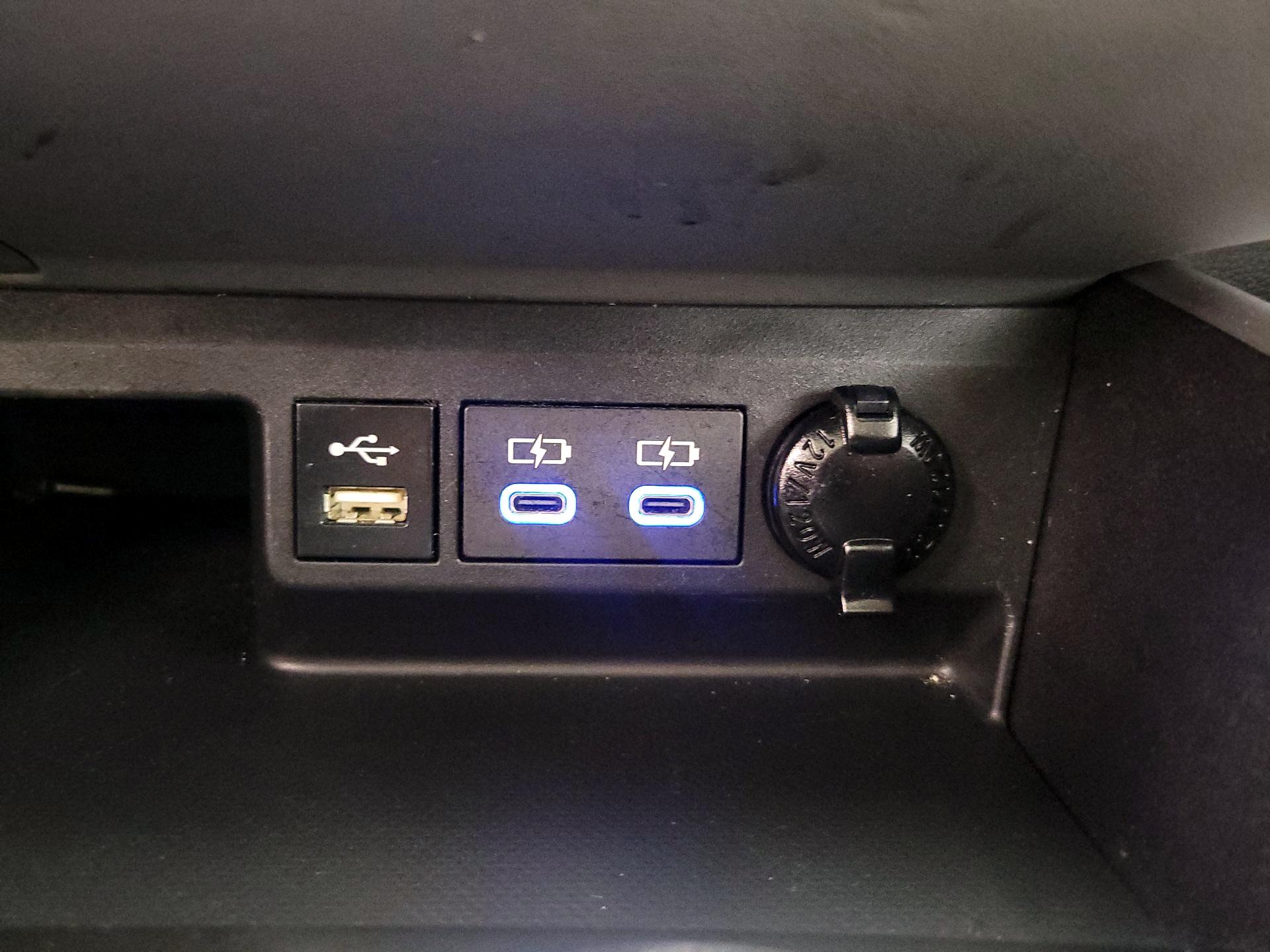 Thumbnail: 2022 Toyota Highlander - 18