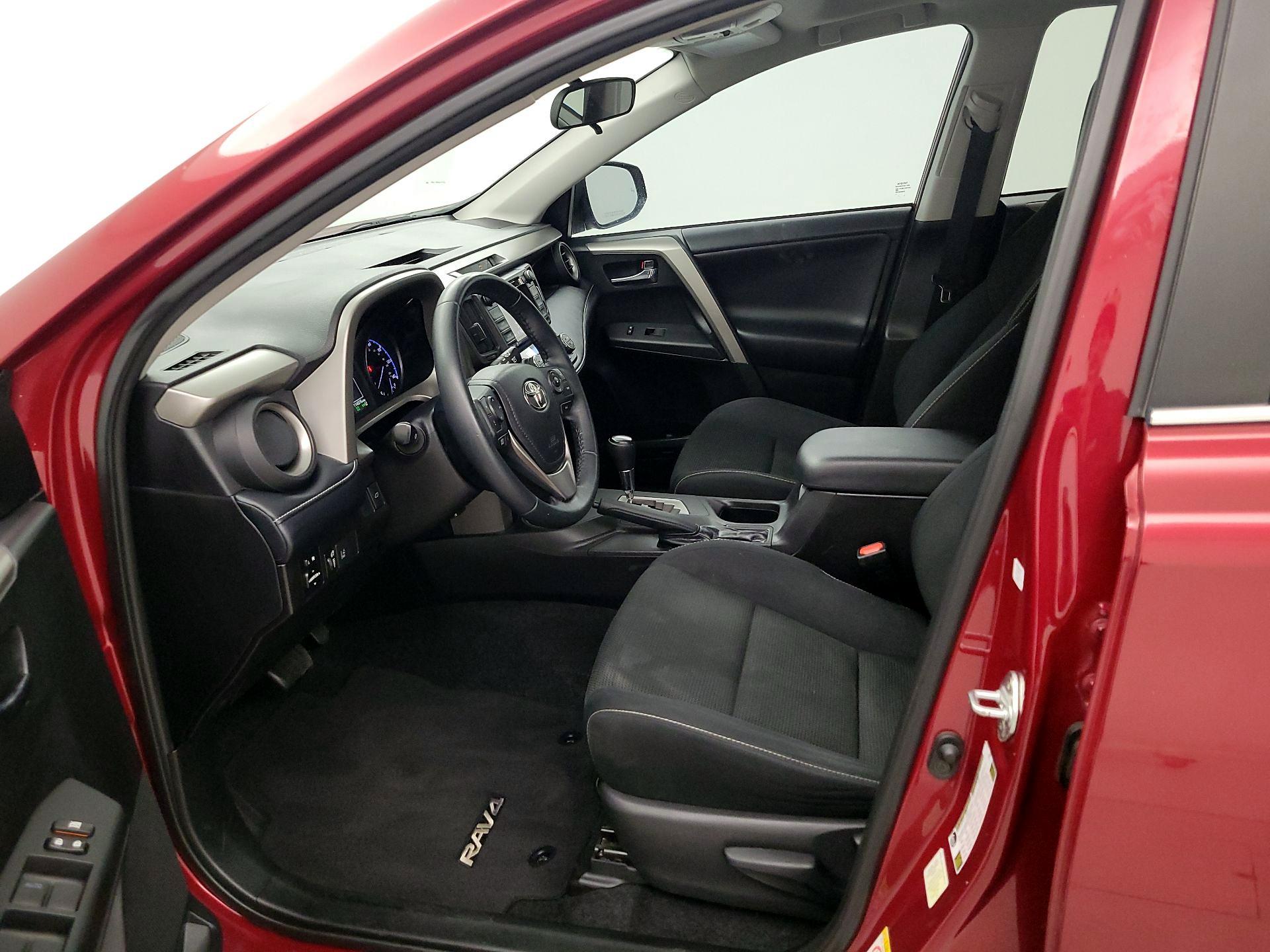 Thumbnail: 2018 Toyota RAV4 - 11