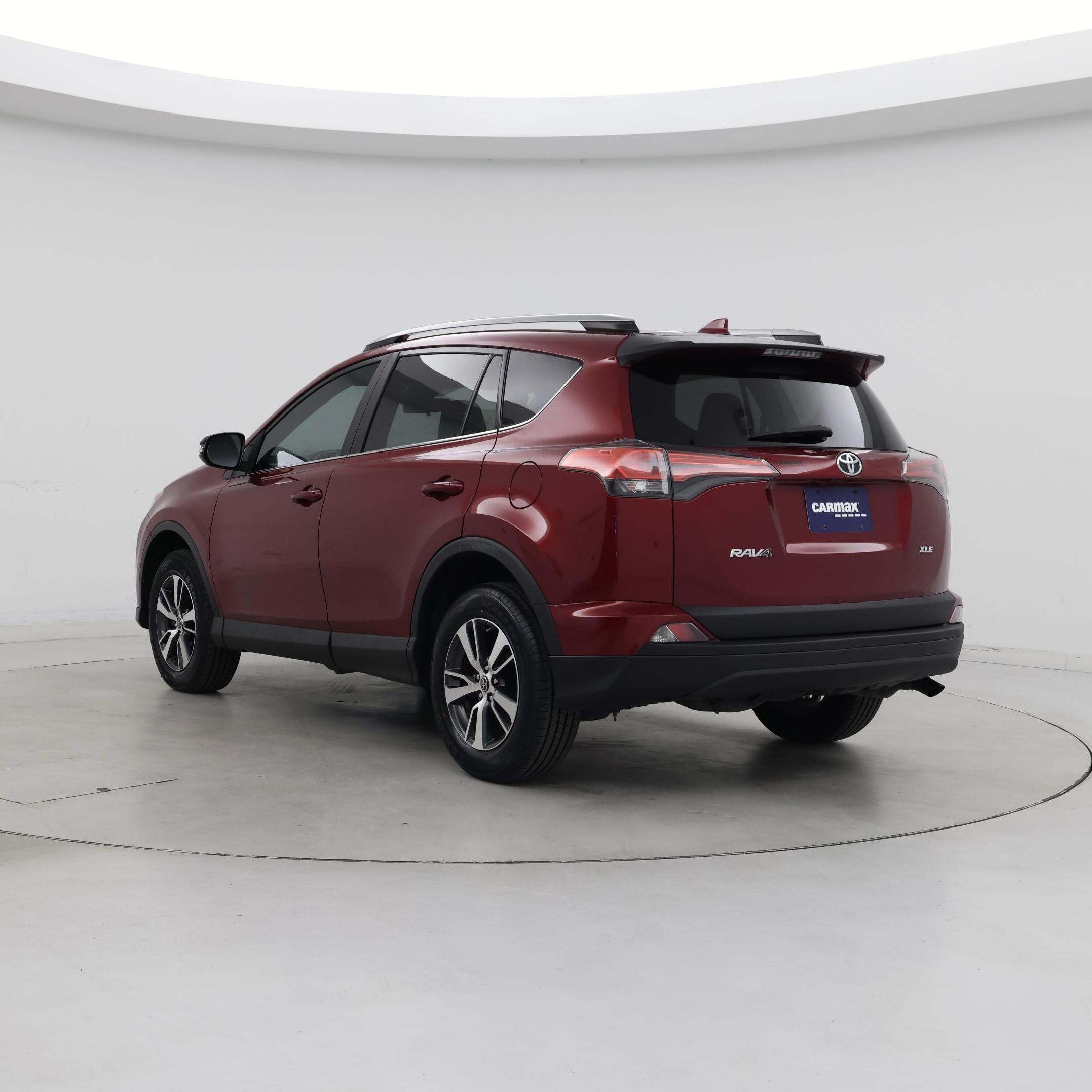 Thumbnail: 2018 Toyota RAV4 - 2