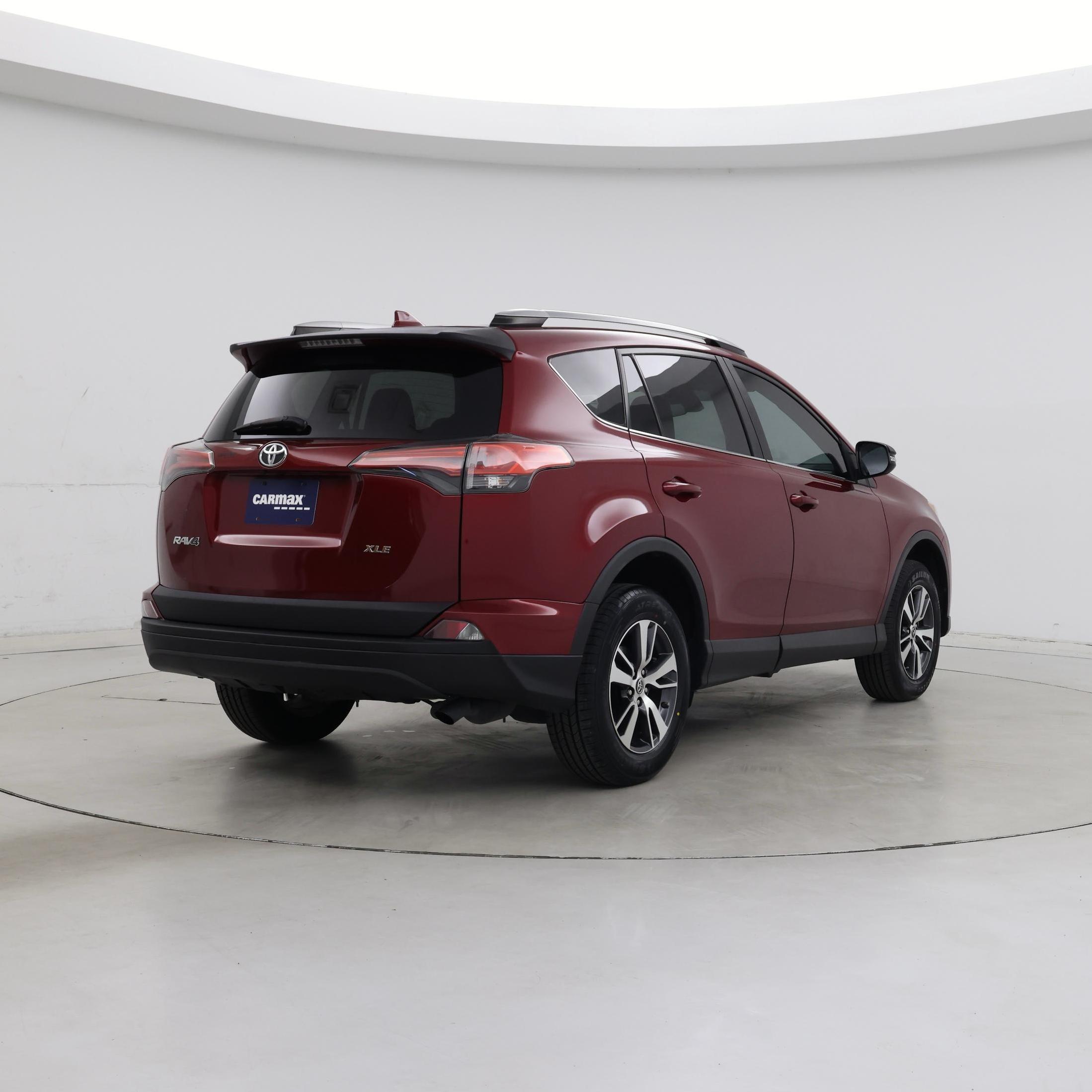 Thumbnail: 2018 Toyota RAV4 - 8